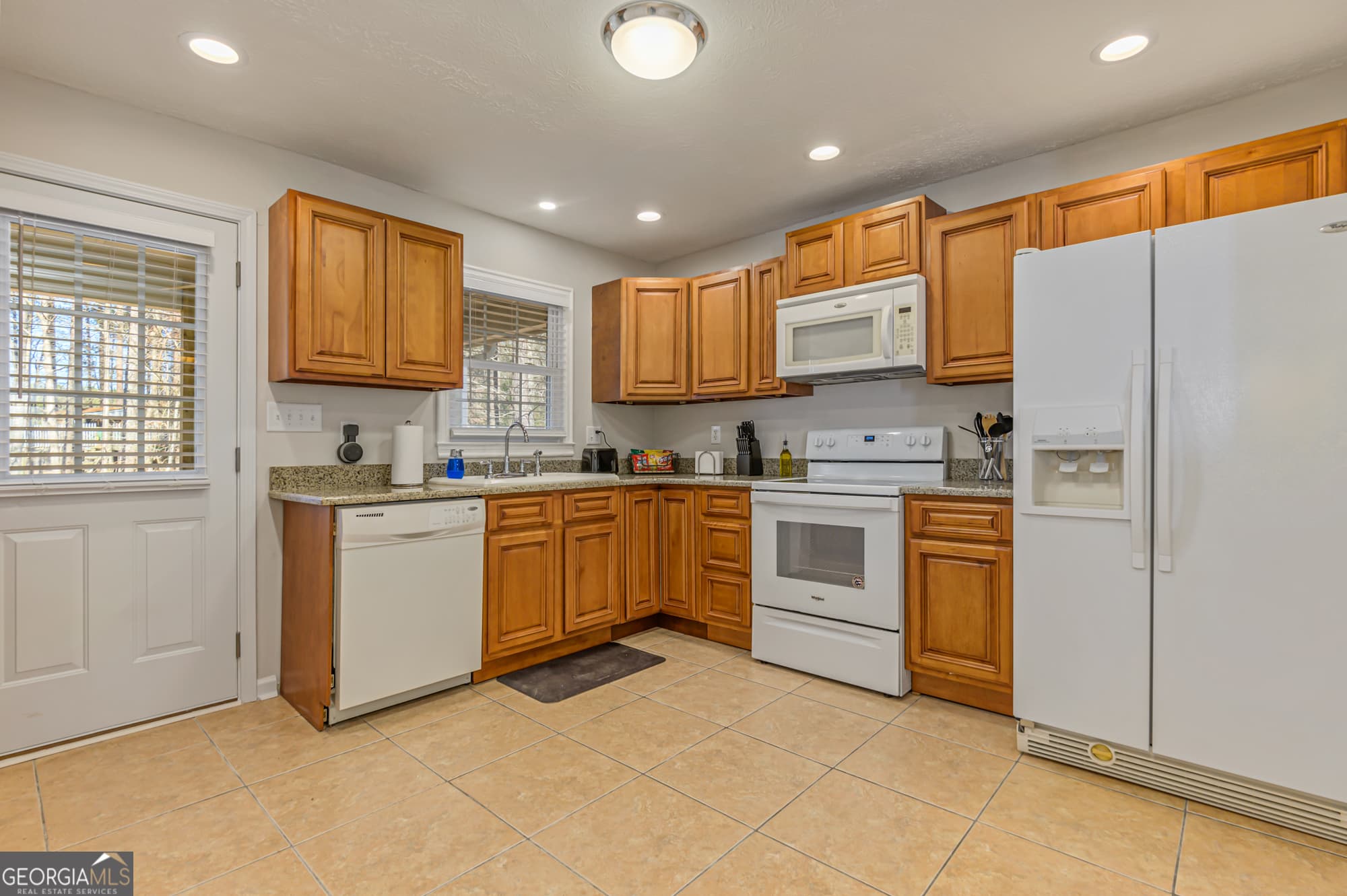 3 bedroom, 2.5 bathroom single family residence for rent at 27 W Ridge Drive, Cartersville, GA 30121 for $4,653 a month — photo 10