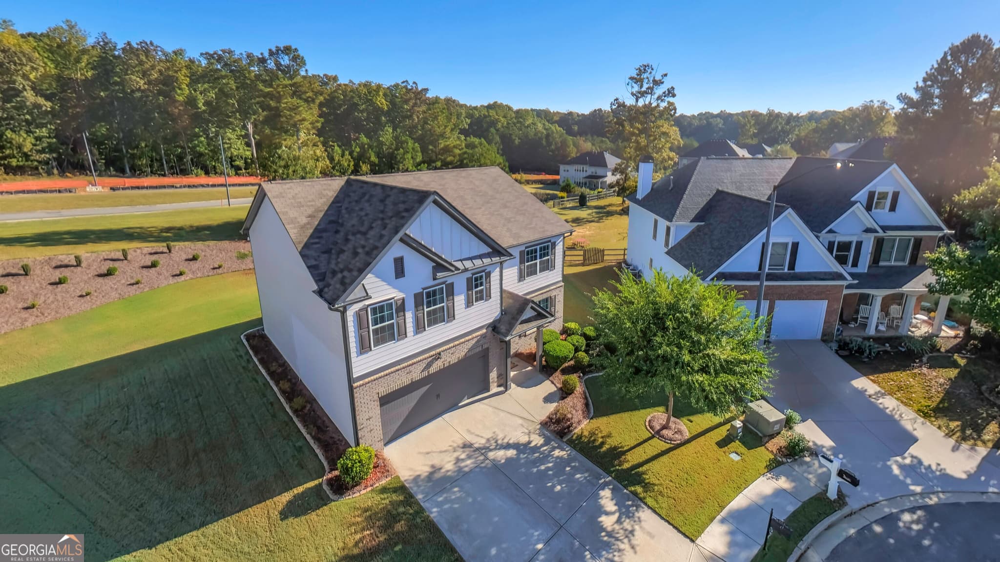 5 bedroom, 3 bathroom, 2,511 sq ft single family residence for sale at 183 Fallen Oak Trace, Dallas, GA 30132 — photo 2