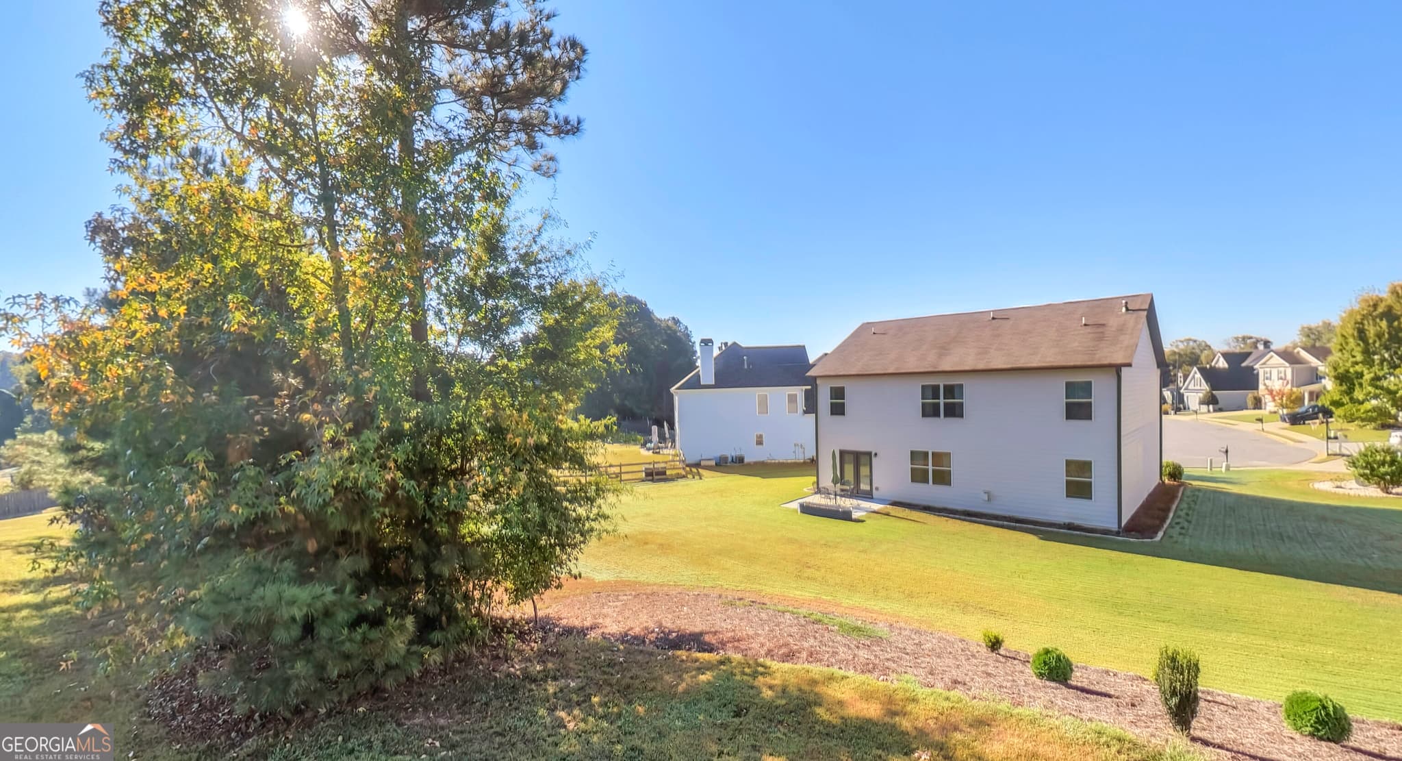 5 bedroom, 3 bathroom, 2,511 sq ft single family residence for sale at 183 Fallen Oak Trace, Dallas, GA 30132 — photo 3