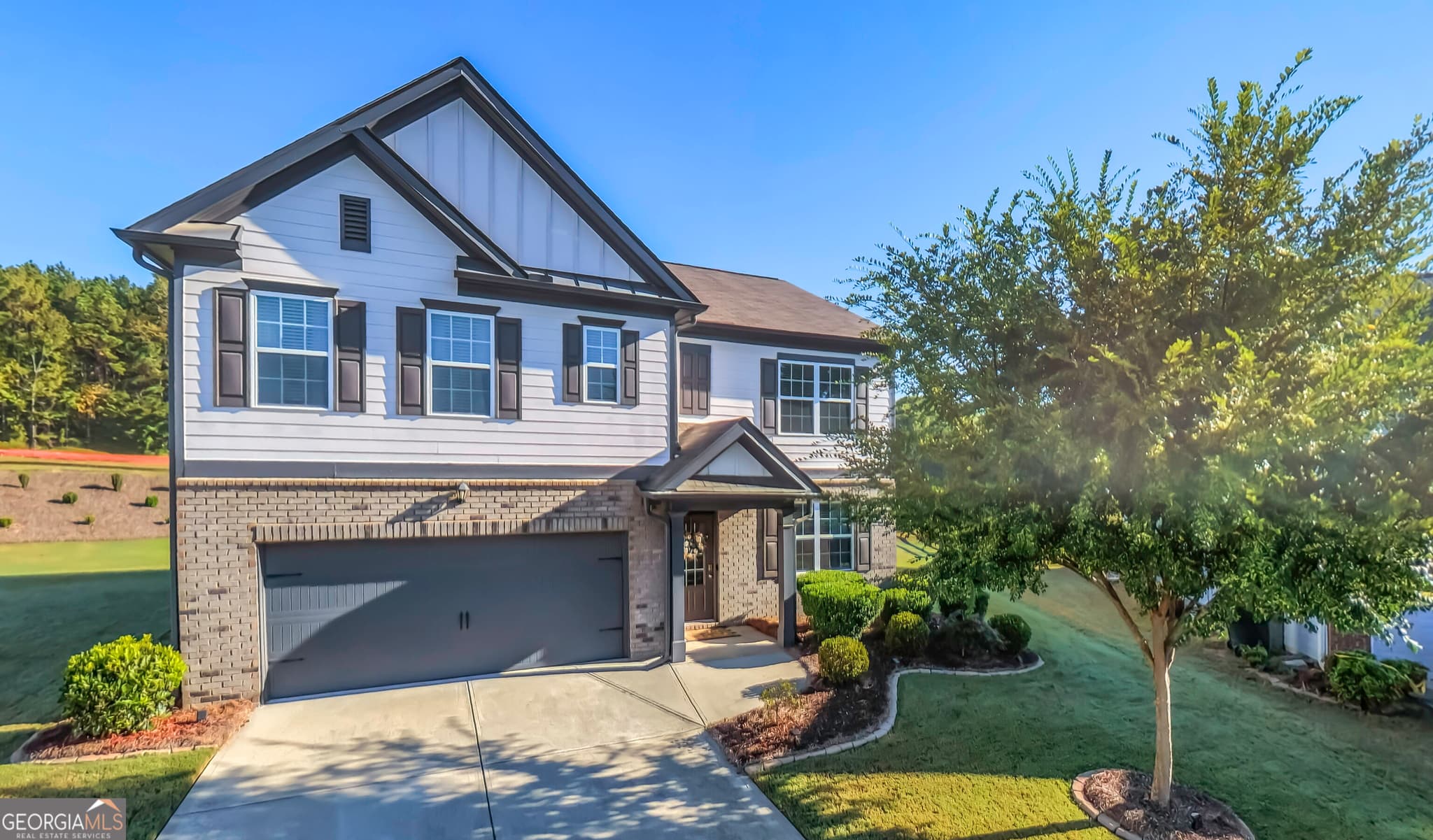 5 bedroom, 3 bathroom, 2,511 sq ft single family residence for sale at 183 Fallen Oak Trace, Dallas, GA 30132 — photo 1 of 51