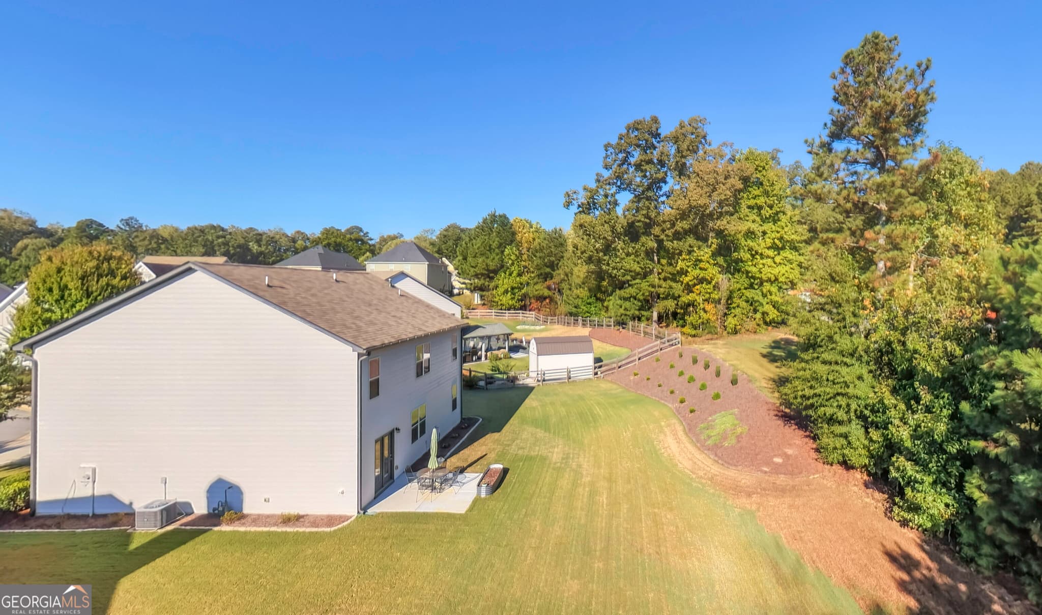 5 bedroom, 3 bathroom, 2,511 sq ft single family residence for sale at 183 Fallen Oak Trace, Dallas, GA 30132 — photo 4