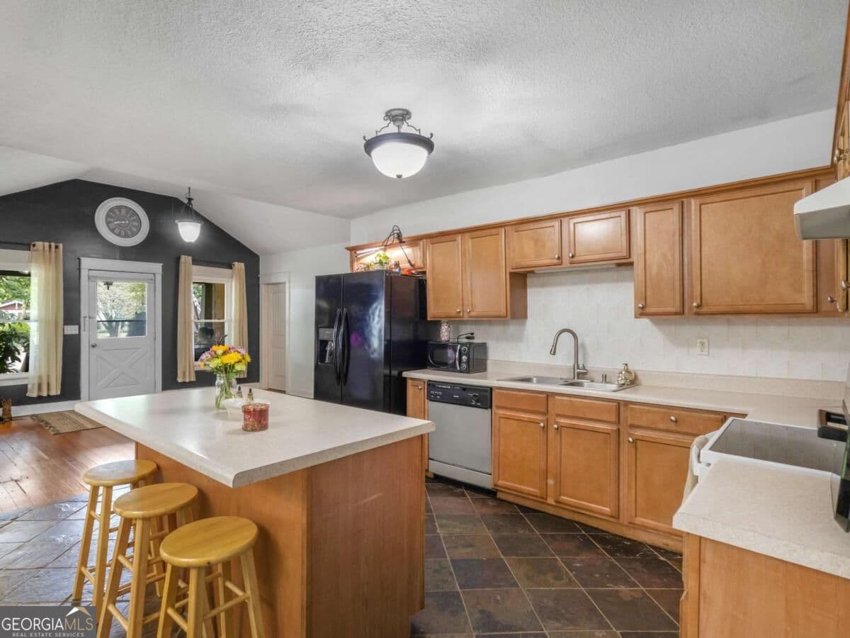 3 bedroom, 2 bathroom, 1,824 sq ft single family residence for sale at 525 Norwood Street, Culloden, GA 31016 — photo 7