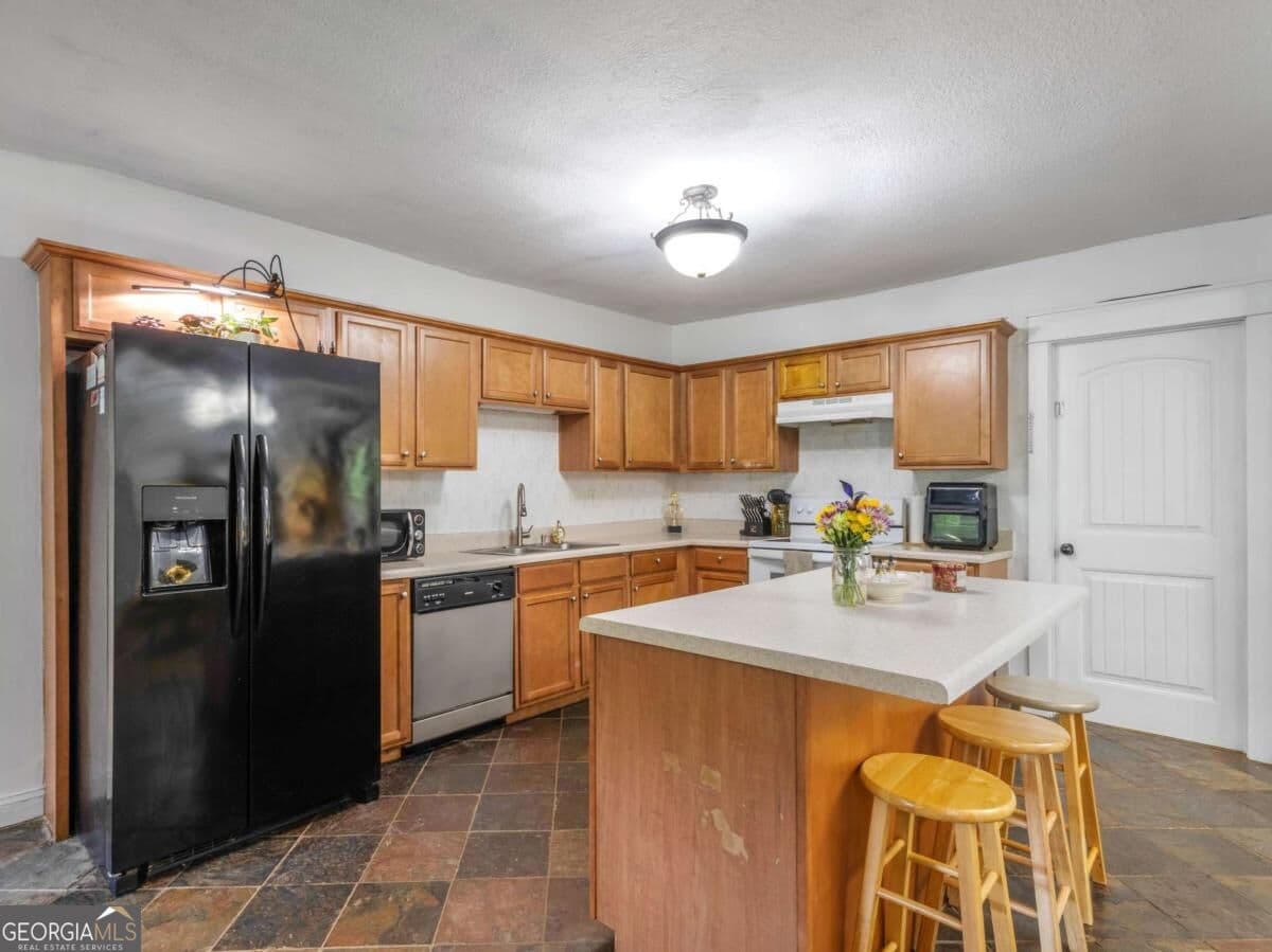 3 bedroom, 2 bathroom, 1,824 sq ft single family residence for sale at 525 Norwood Street, Culloden, GA 31016 — photo 4
