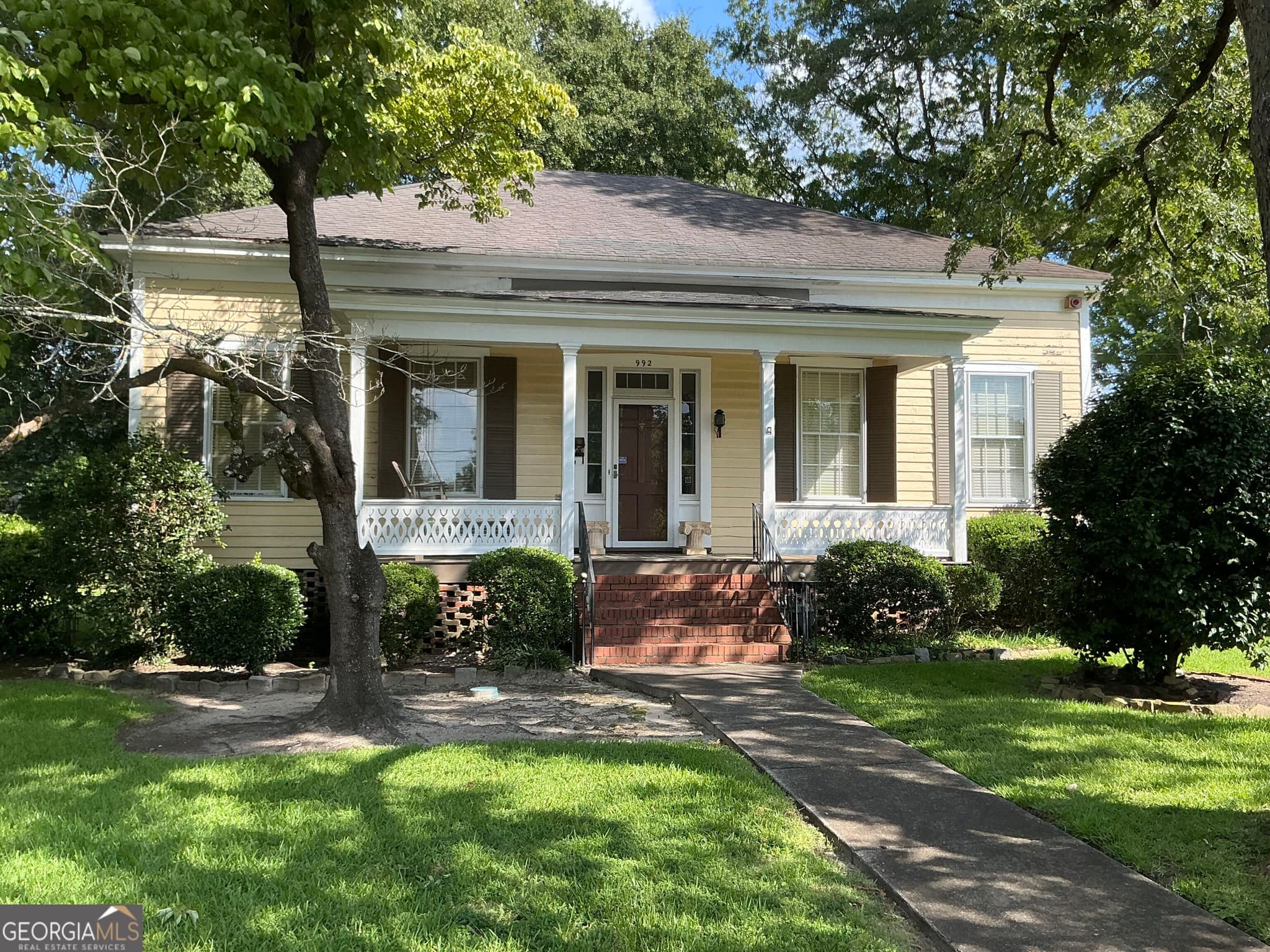 4 bedroom, 2 bathroom, 2,513 sq ft single family residence for rent at 992 Tattnall Street, Macon, GA 31201 for $1,950 a month — photo 1 of 1