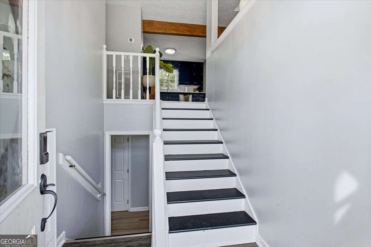 5 bedroom, 3 bathroom, 2,209 sq ft single family residence for sale at 326 Golden Rod Lane, Auburn, GA 30011 — photo 4