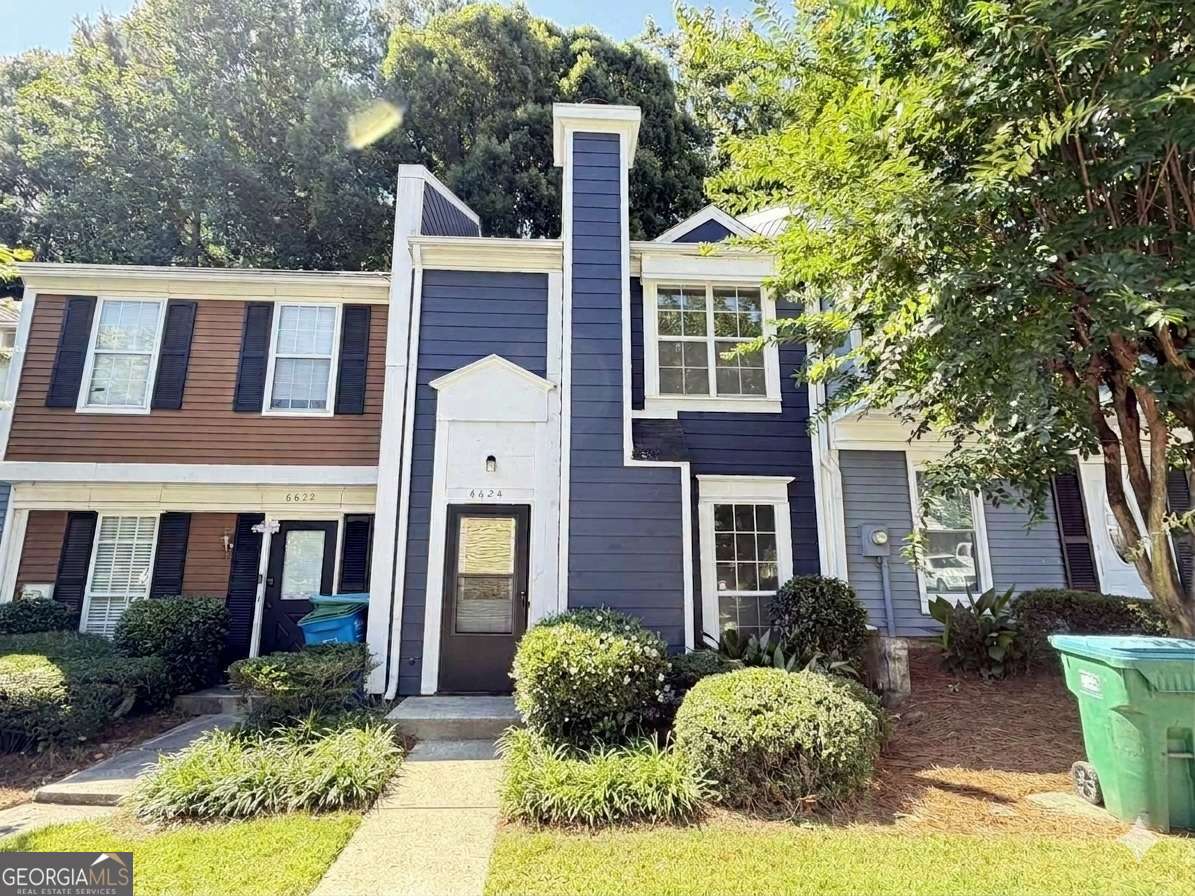 2 bedroom, 2 bathroom, 1,120 sq ft townhouse for sale at 6624 Wellington Square, Norcross, GA 30093 — photo 2