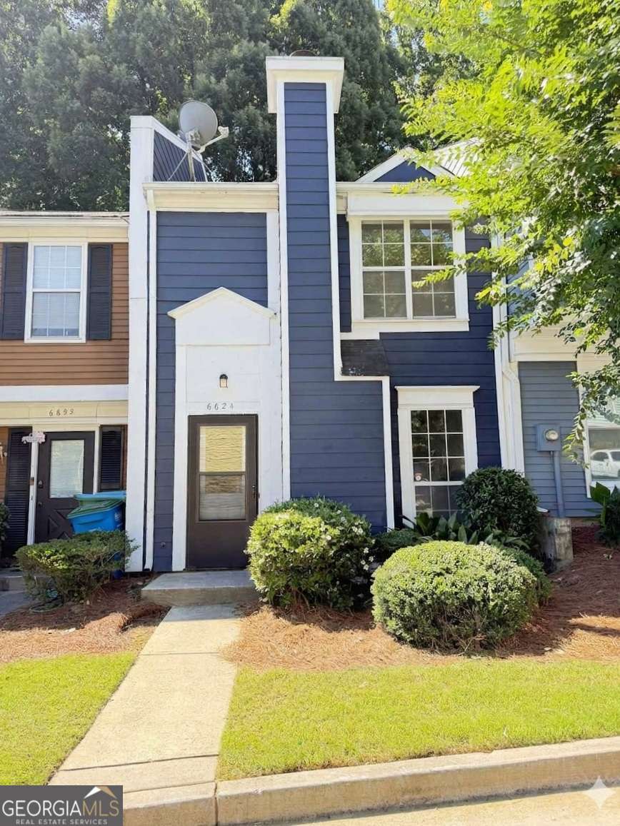 2 bedroom, 2 bathroom, 1,120 sq ft townhouse for sale at 6624 Wellington Square, Norcross, GA 30093 — photo 3