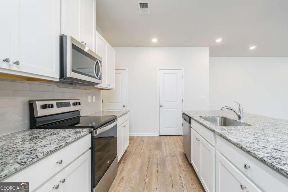 3 bedroom, 2.5 bathroom, 1,842 sq ft townhouse for rent at 84 Founders Drive, Dawsonville, GA 30534 for $1,990 a month — photo 3