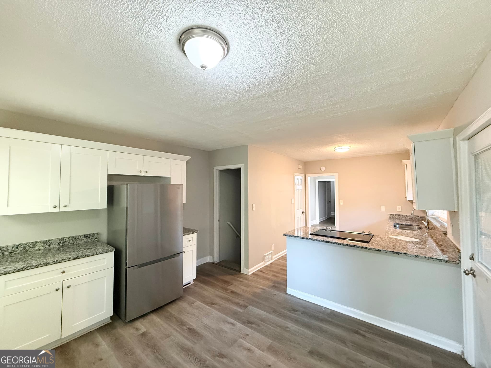 5 bedroom, 3 bathroom, 1,655 sq ft single family residence for sale at 2007 Highview Road, Atlanta, GA 30311 — photo 6