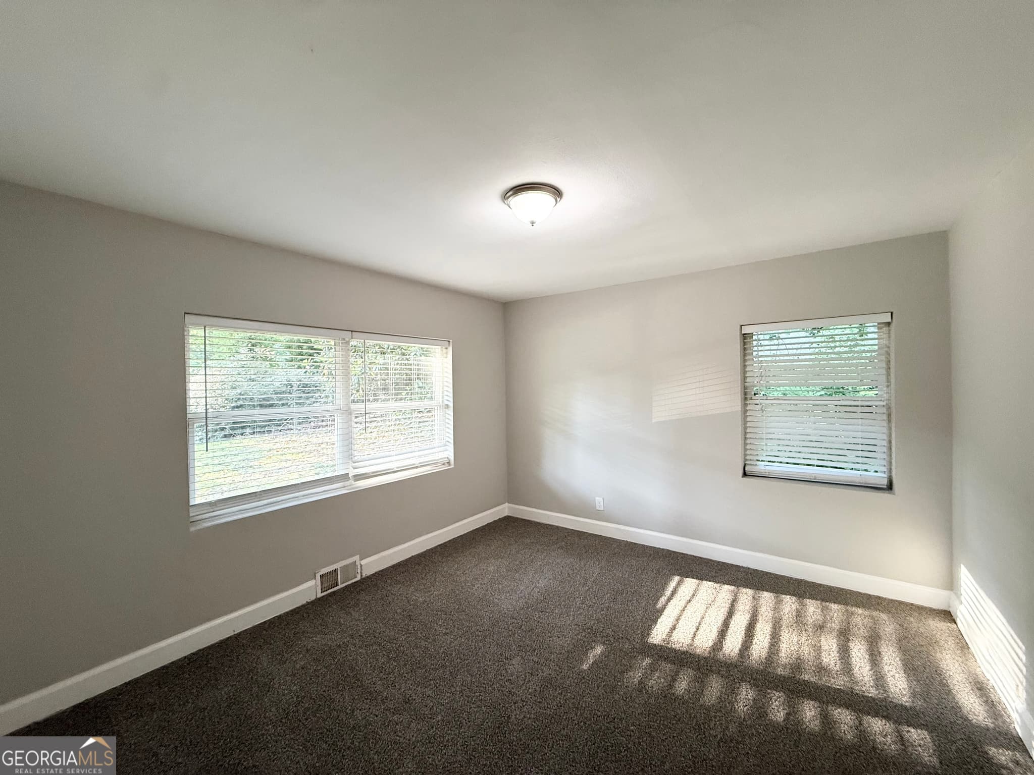 5 bedroom, 3 bathroom, 1,655 sq ft single family residence for sale at 2007 Highview Road, Atlanta, GA 30311 — photo 9