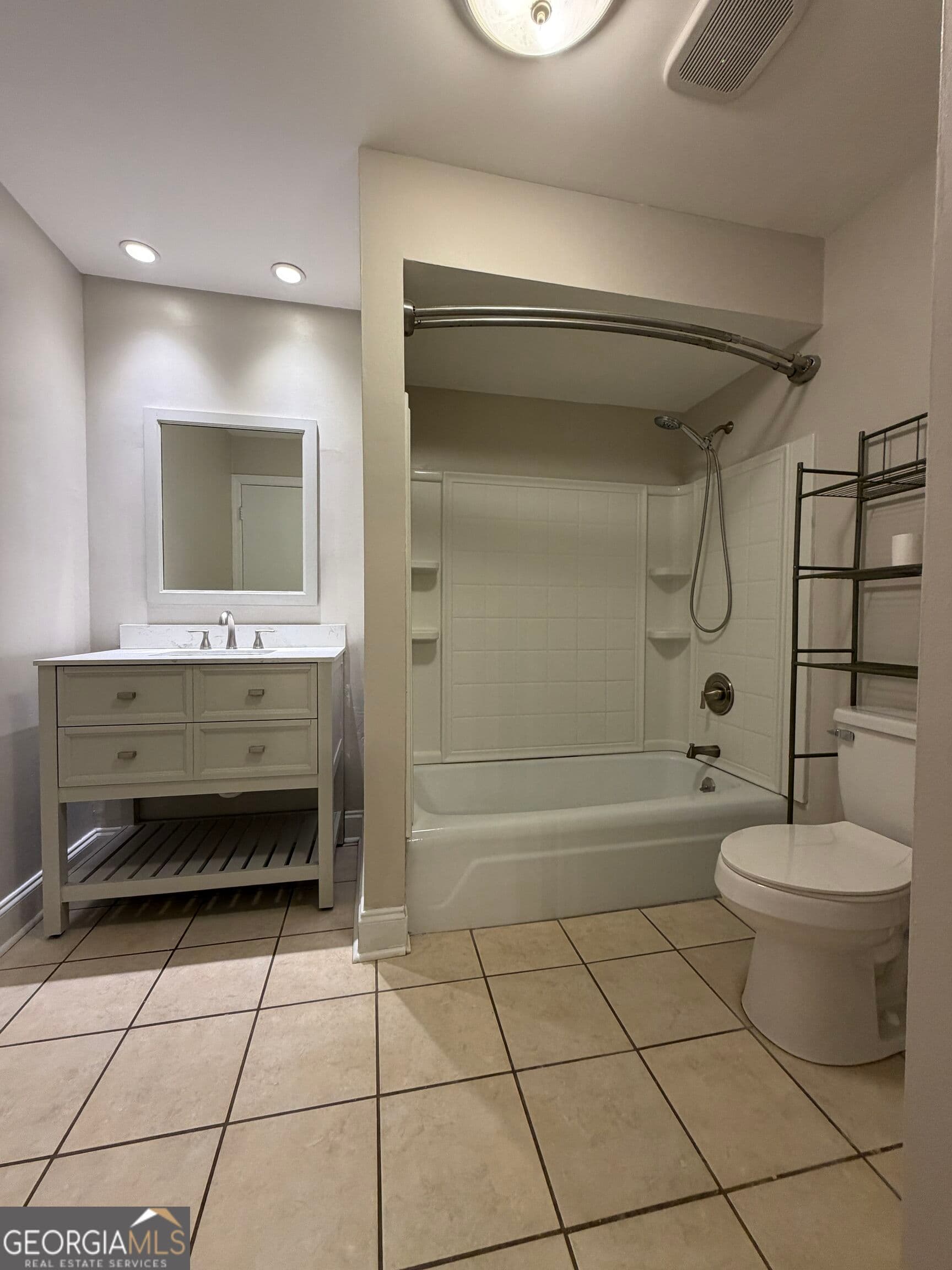 1 bedroom, 1 bathroom single family residence for rent at 3113 Colonial Way N, Chamblee, GA 30341 for $1,300 a month — photo 6