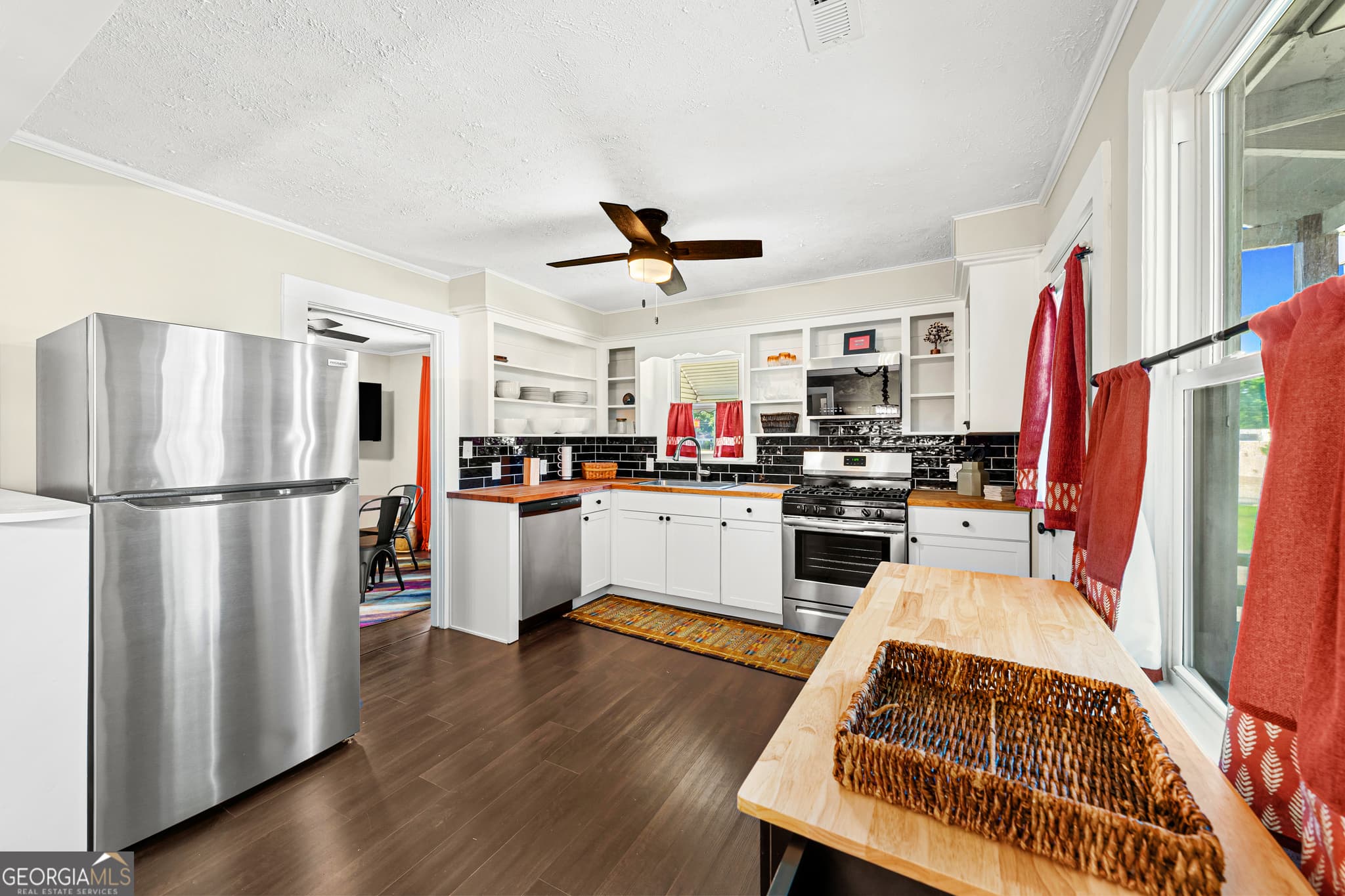 2 bedroom, 1 bathroom, 1,059 sq ft single family residence for sale at 67 Fairview Avenue, Hartwell, GA 30643 — photo 4