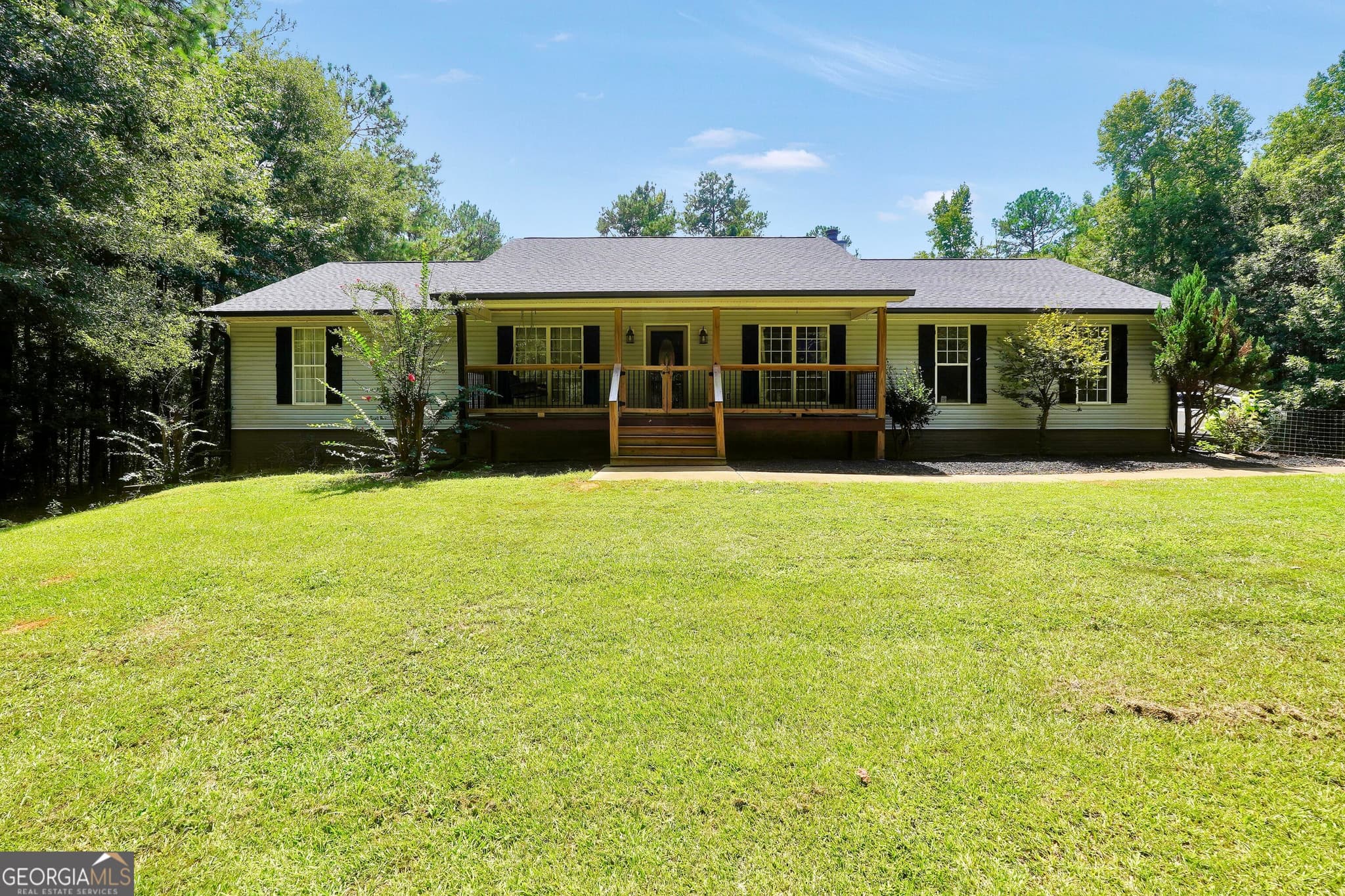 3 bedroom, 2 bathroom, 2,186 sq ft single family residence for sale at 2182 Leguin Mill Road, Locust Grove, GA 30248 — photo 3