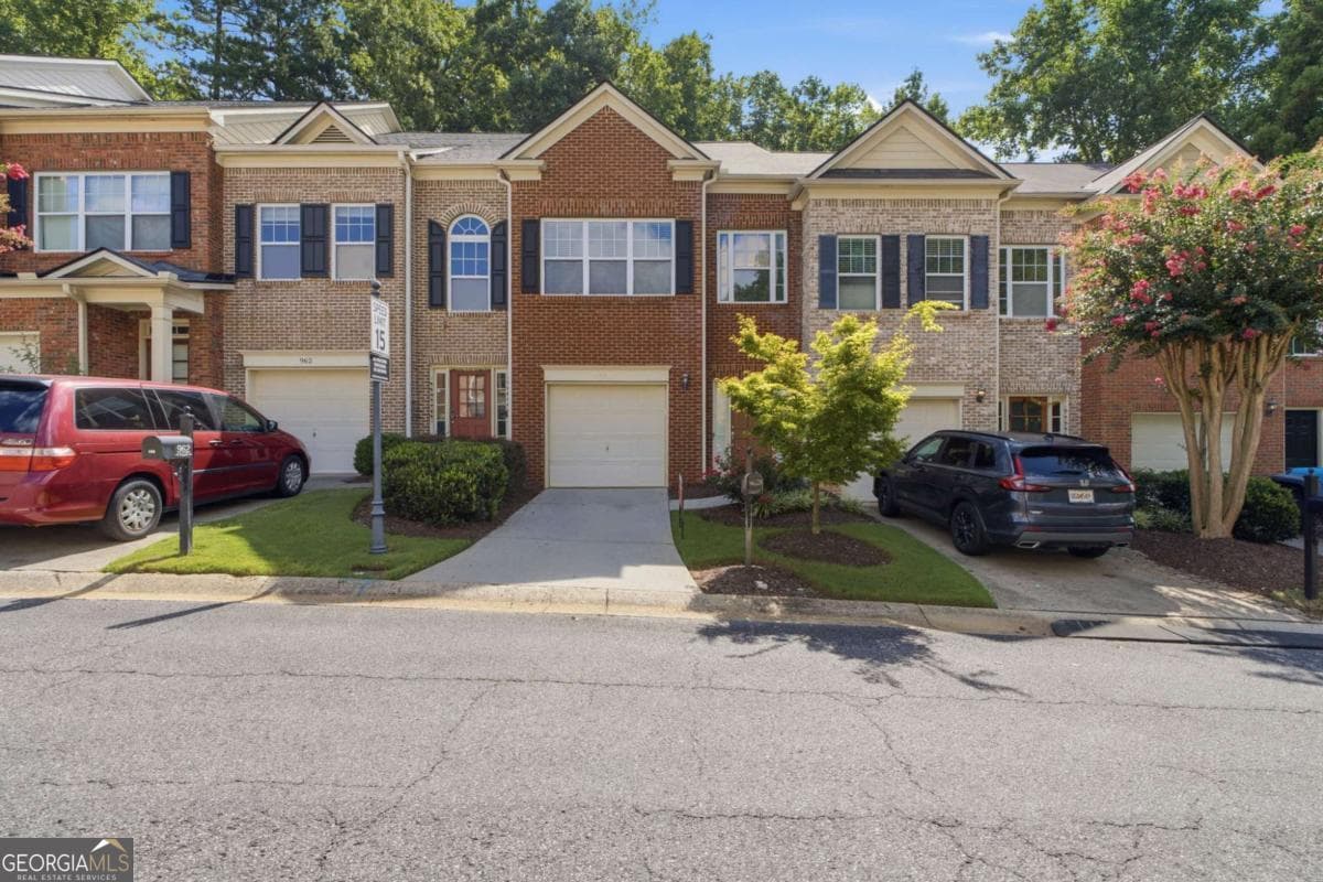 3 bedroom, 3.5 bathroom, 2,083 sq ft townhouse sold at 958 Firethorne Pass, Cumming, GA 30040