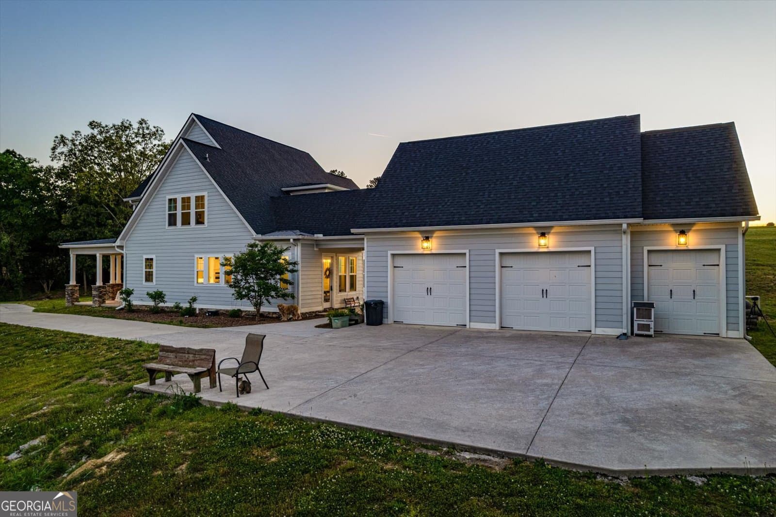 6 bedroom, 5.5 bathroom, 4,200 sq ft single family residence for sale at 200 Waters Drive, Ringgold, GA 30736 — photo 6