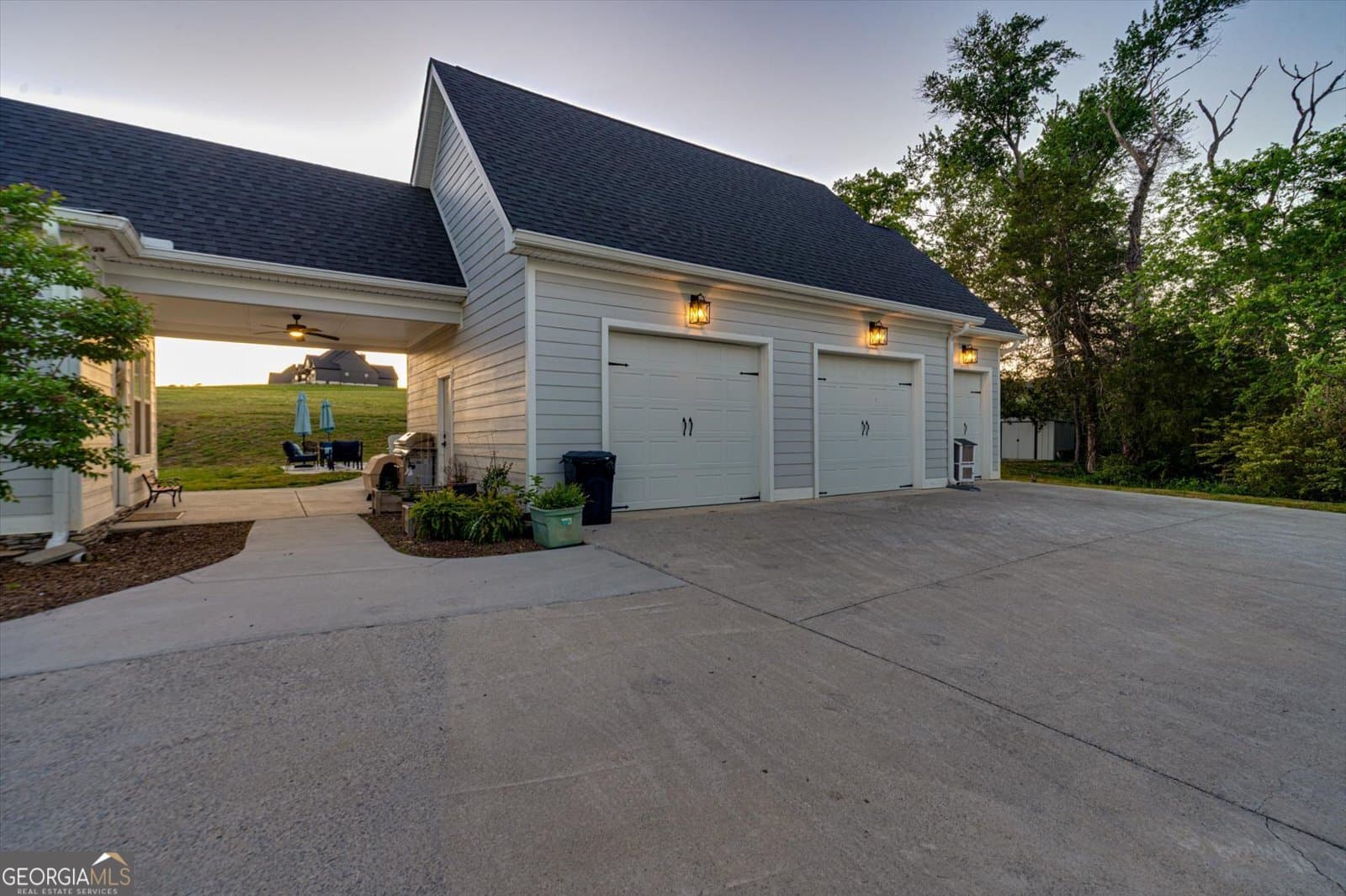 6 bedroom, 5.5 bathroom, 4,200 sq ft single family residence for sale at 200 Waters Drive, Ringgold, GA 30736 — photo 7