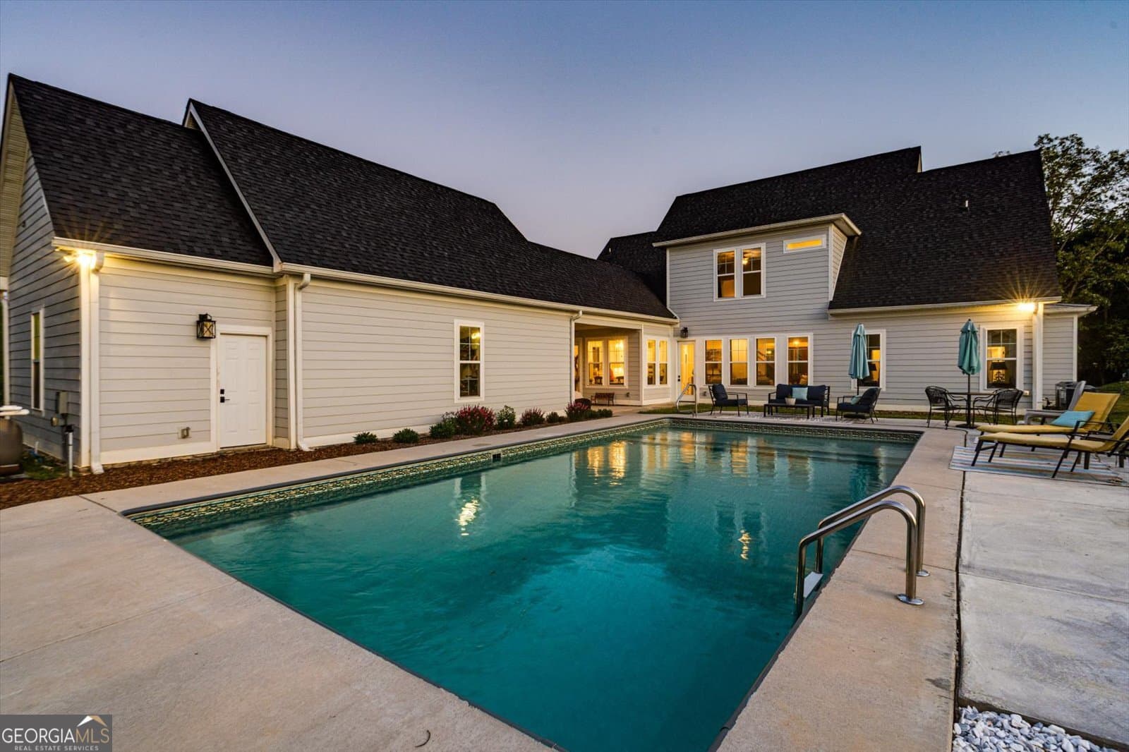 6 bedroom, 5.5 bathroom, 4,200 sq ft single family residence for sale at 200 Waters Drive, Ringgold, GA 30736 — photo 9