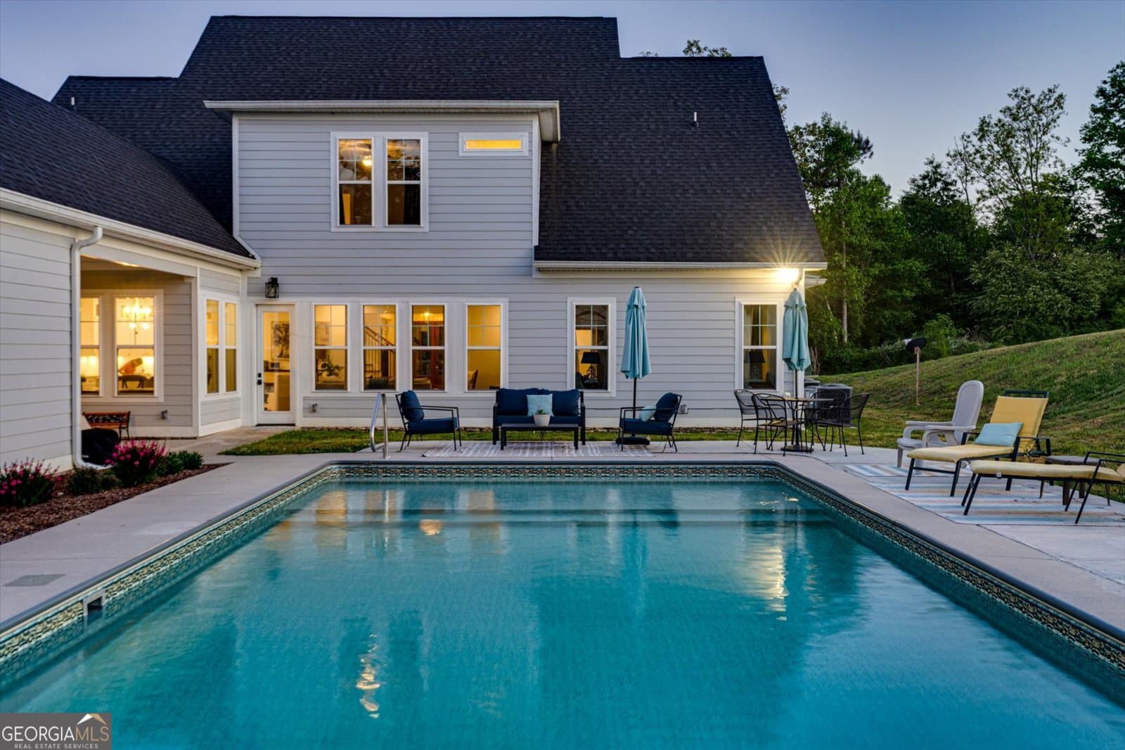 6 bedroom, 5.5 bathroom, 4,200 sq ft single family residence for sale at 200 Waters Drive, Ringgold, GA 30736 — photo 10