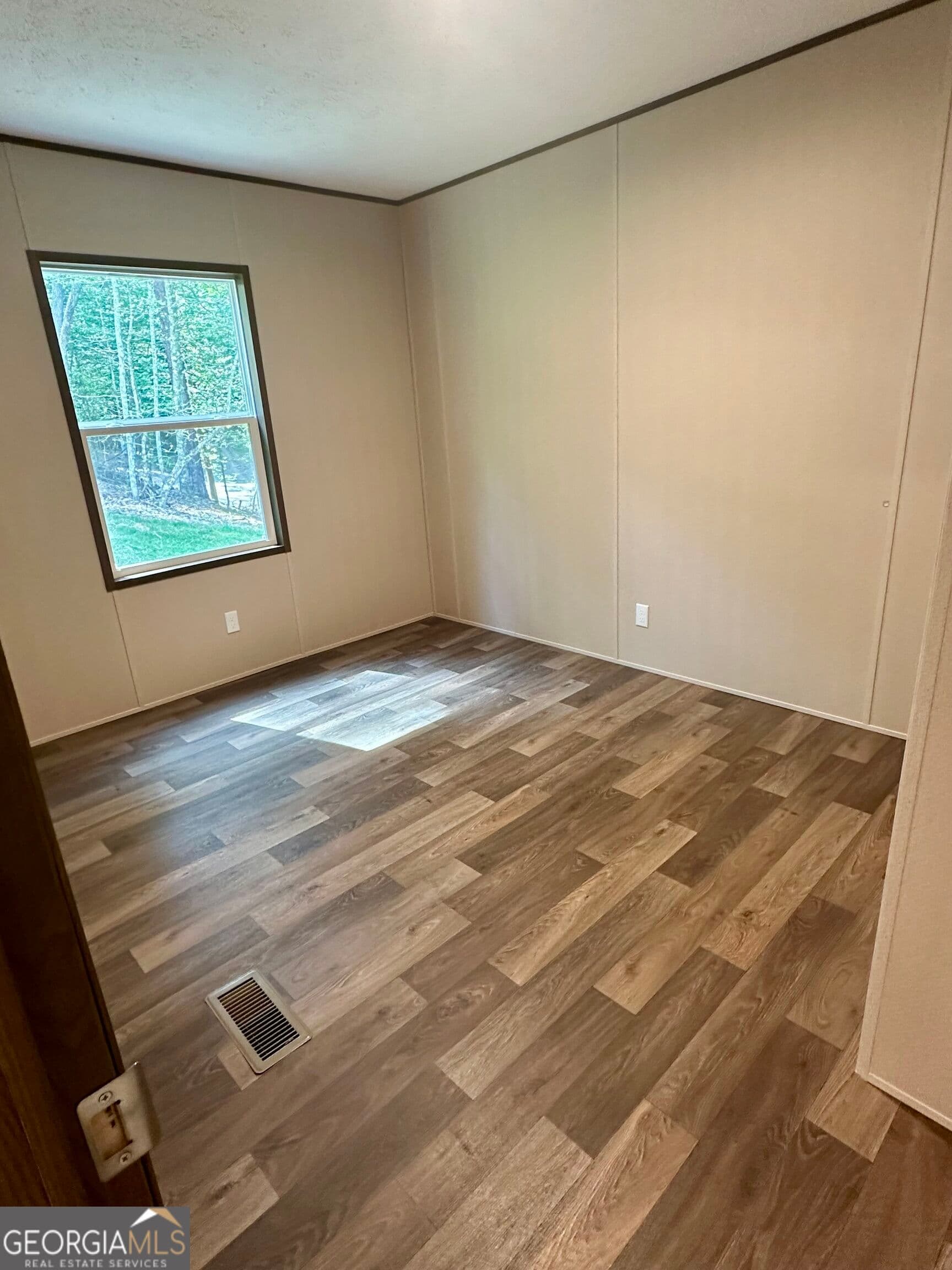 3 bedroom, 2 bathroom manufactured home,single family residence for sale at 101 Sawyer Ridge Lane, Hayesville, NC 28904 — photo 9
