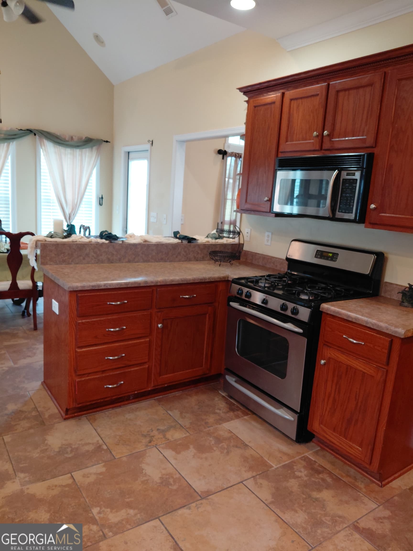 3 bedroom, 2 bathroom, 1,638 sq ft single family residence for sale at 585 Live Oak Way, Dublin, GA 31021 — photo 6