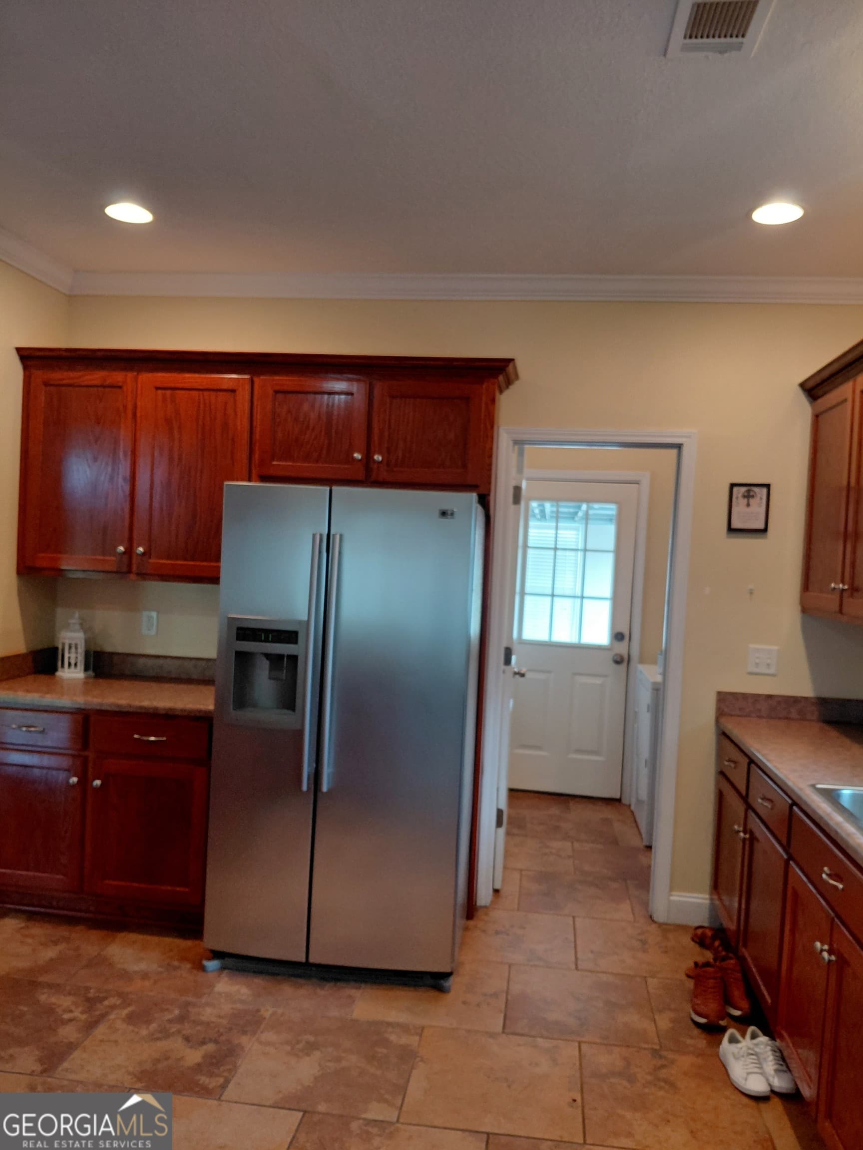 3 bedroom, 2 bathroom, 1,638 sq ft single family residence for sale at 585 Live Oak Way, Dublin, GA 31021 — photo 7