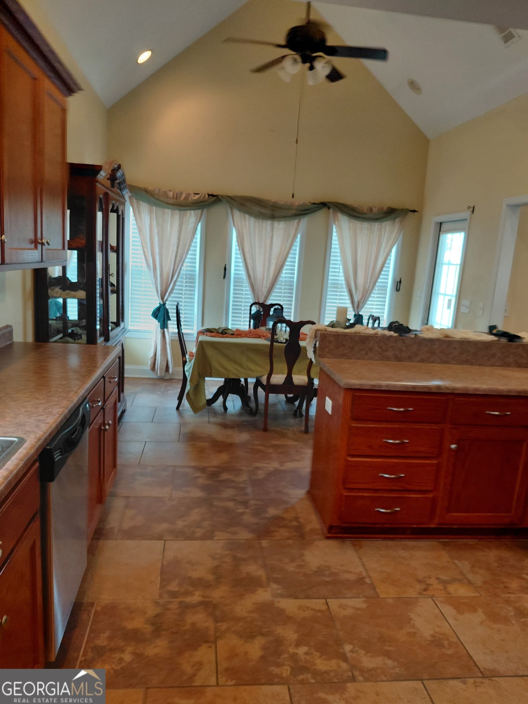 3 bedroom, 2 bathroom, 1,638 sq ft single family residence for sale at 585 Live Oak Way, Dublin, GA 31021 — photo 10