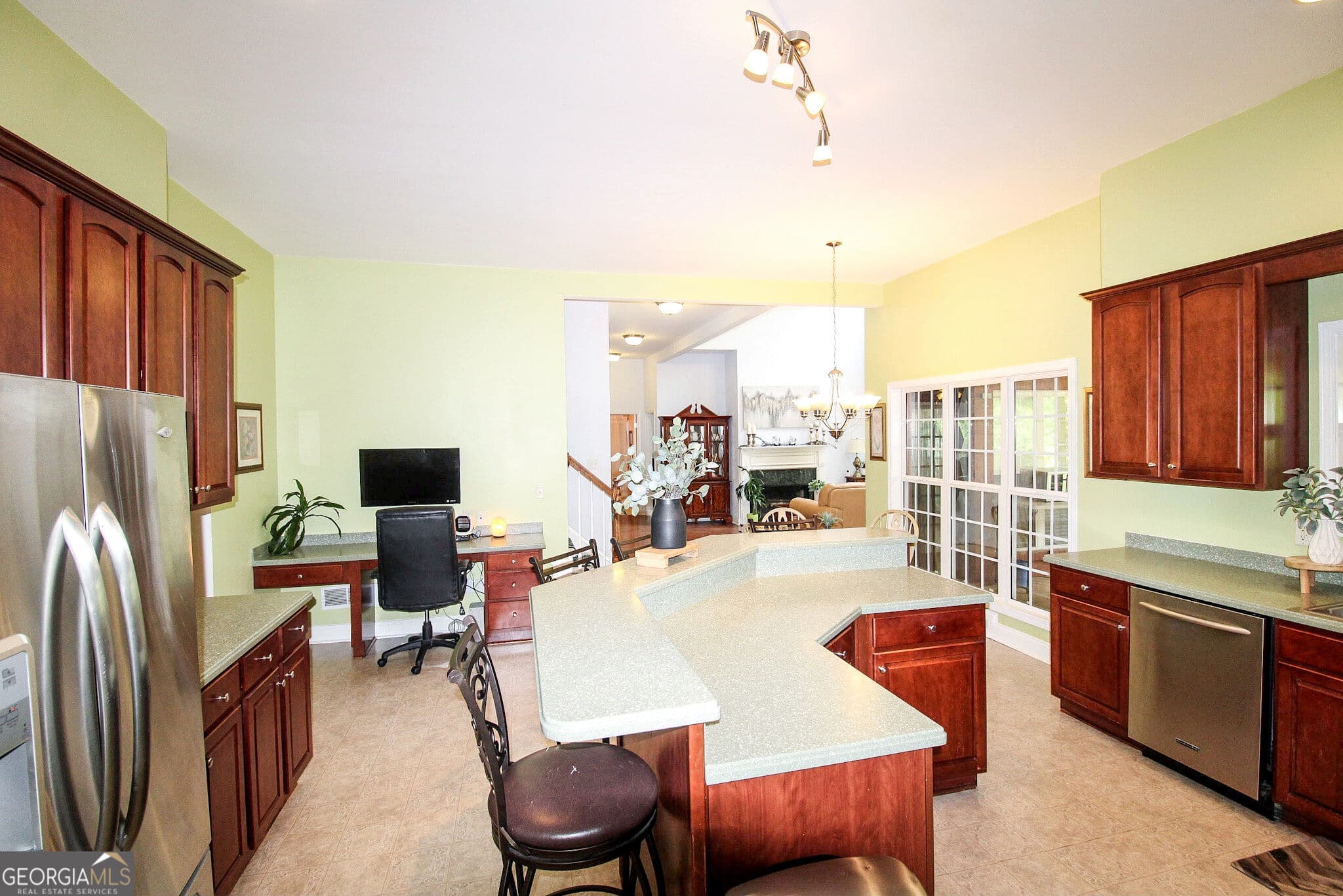 5 bedroom, 4 bathroom, 3,633 sq ft single family residence for sale at 12216 Edgewater Drive, Hampton, GA 30228 — photo 7