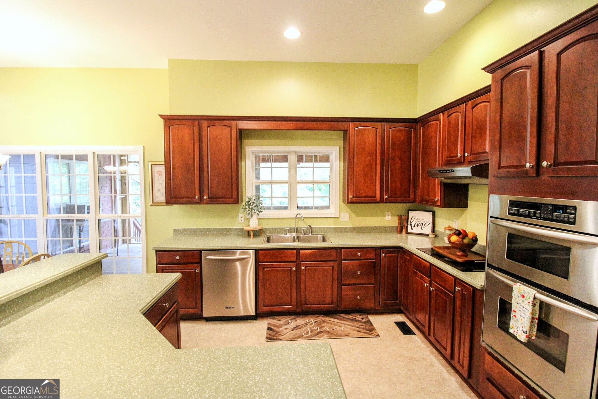 5 bedroom, 4 bathroom, 3,633 sq ft single family residence for sale at 12216 Edgewater Drive, Hampton, GA 30228 — photo 9