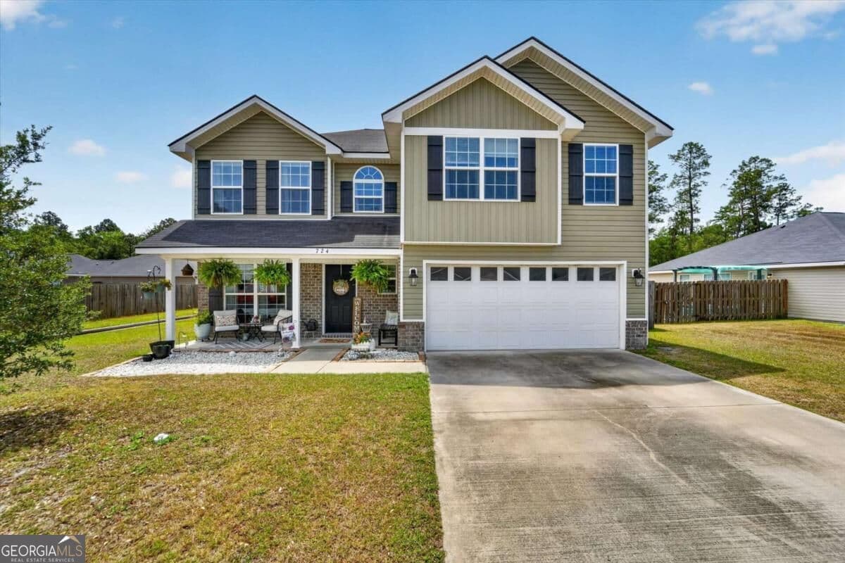 4 bedroom, 2.5 bathroom, 1,965 sq ft single family residence for sale at 724 Waterlily Court, Hinesville, GA 31313