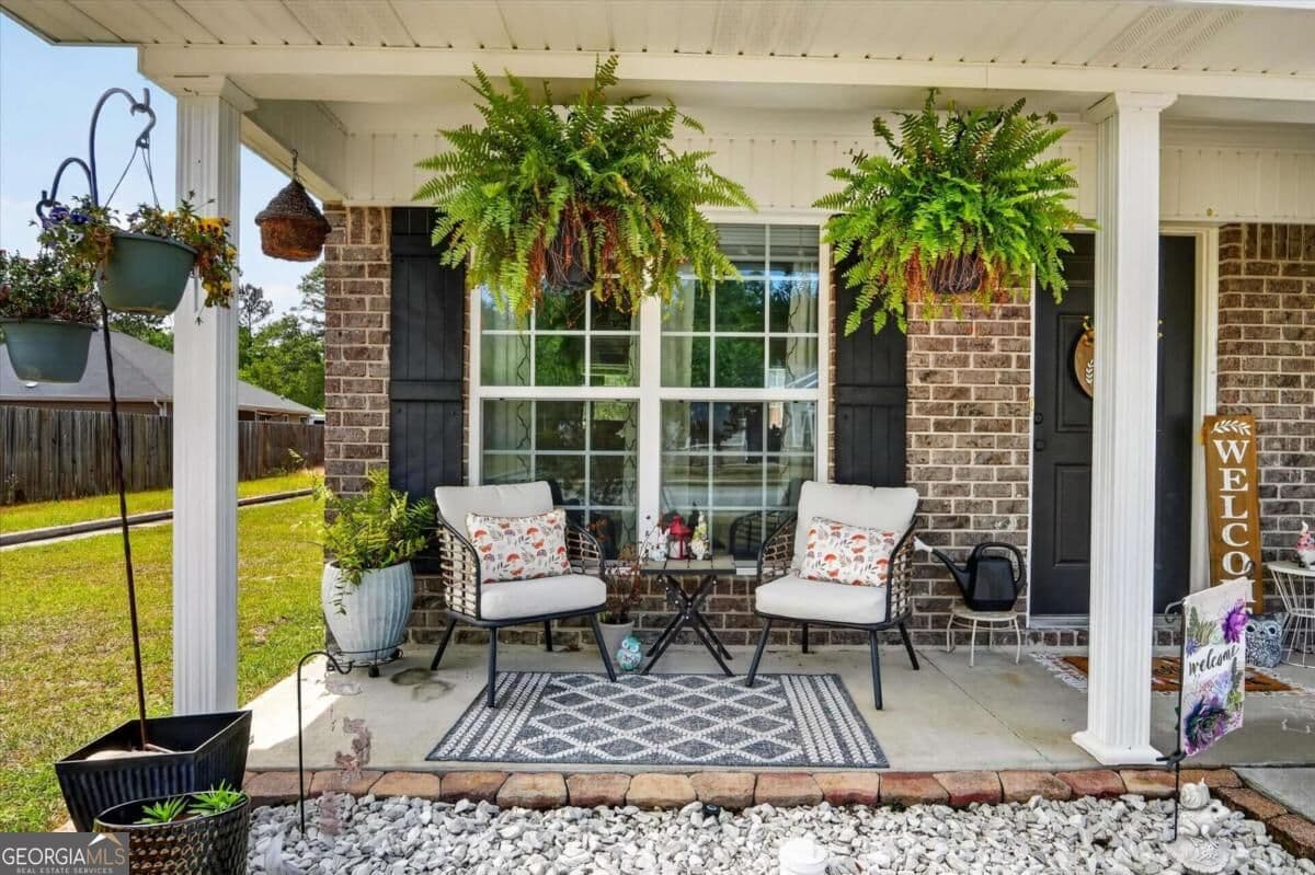 4 bedroom, 2.5 bathroom, 1,965 sq ft single family residence for sale at 724 Waterlily Court, Hinesville, GA 31313 — photo 5