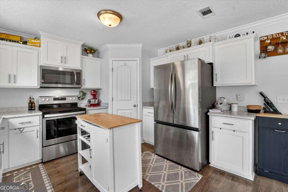 4 bedroom, 2.5 bathroom, 1,965 sq ft single family residence for sale at 724 Waterlily Court, Hinesville, GA 31313 — photo 9