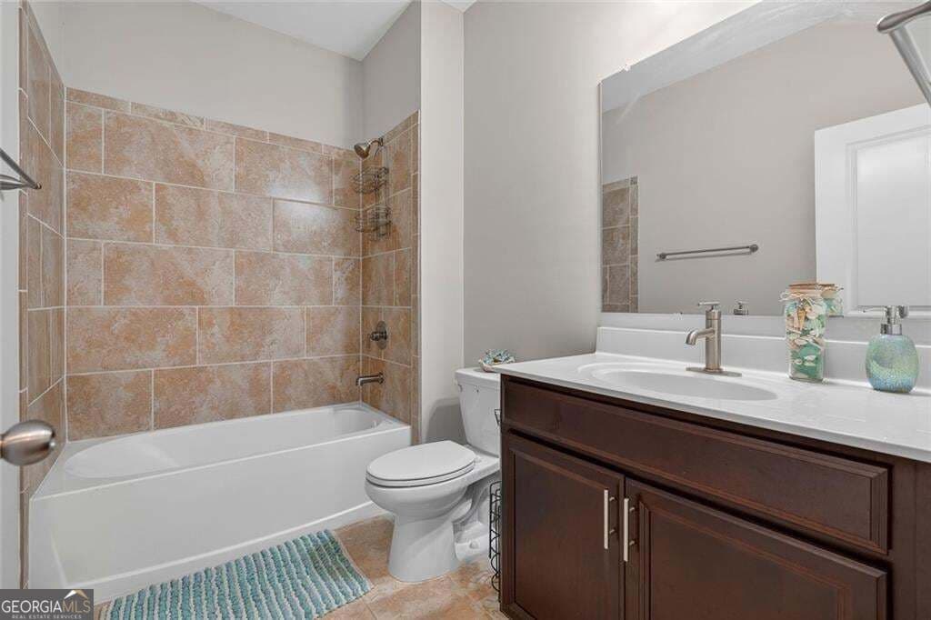 5 bedroom, 5 bathroom, 4,960 sq ft single family residence for sale at 327 Round Pond Drive, Lilburn, GA 30047 — photo 8
