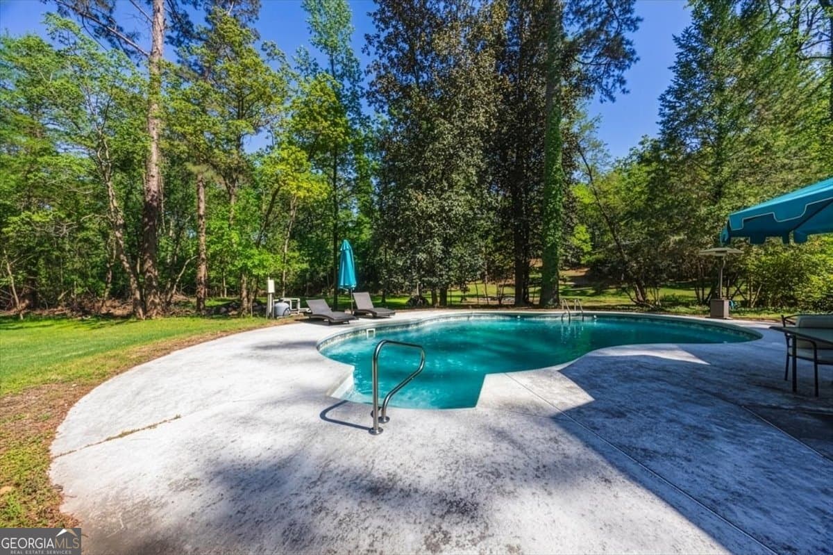 3 bedroom, 2.5 bathroom, 2,788 sq ft single family residence for sale at 3687 Overlook Drive, Macon, GA 31204 — photo 2