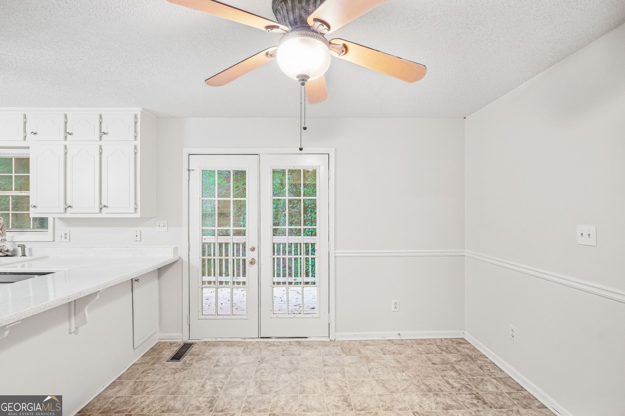 4 bedroom, 2 bathroom, 1,422 sq ft single family residence for sale at 2158 Chambers Road, Mcdonough, GA 30253 — photo 2