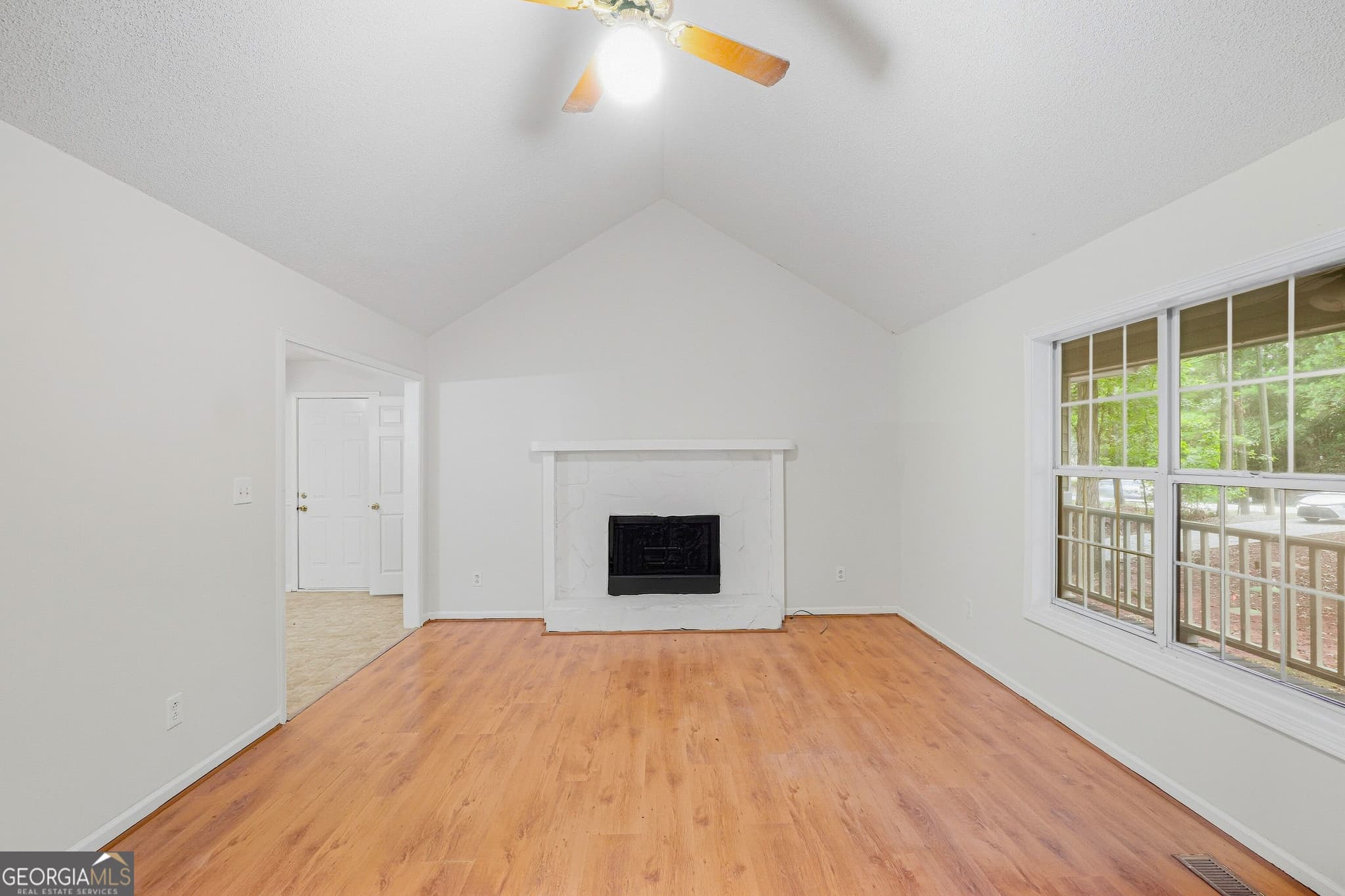 4 bedroom, 2 bathroom, 1,422 sq ft single family residence for sale at 2158 Chambers Road, Mcdonough, GA 30253 — photo 3