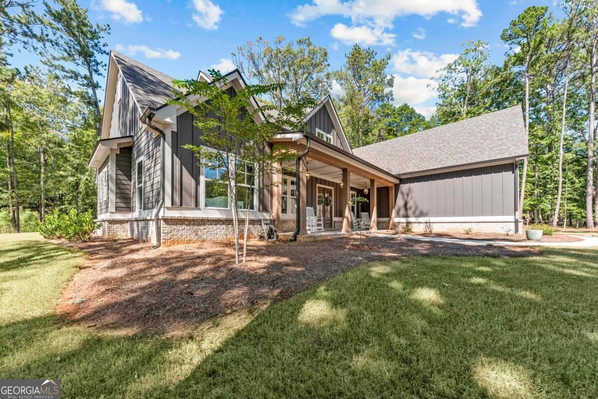 4 bedroom, 3.5 bathroom, 3,561 sq ft single family residence for sale at 1011 Peachtree Court, Greensboro, GA 30642 — photo 2