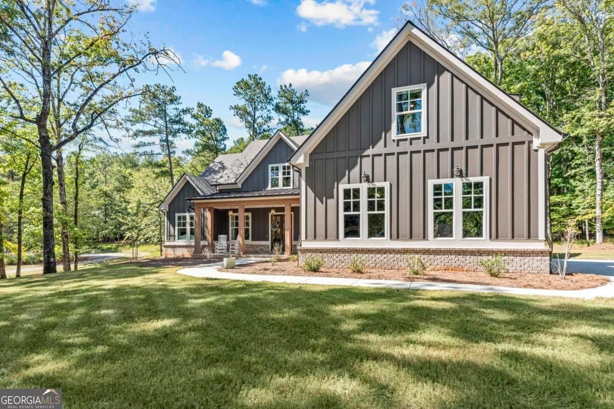 4 bedroom, 3.5 bathroom, 3,561 sq ft single family residence for sale at 1011 Peachtree Court, Greensboro, GA 30642 — photo 4