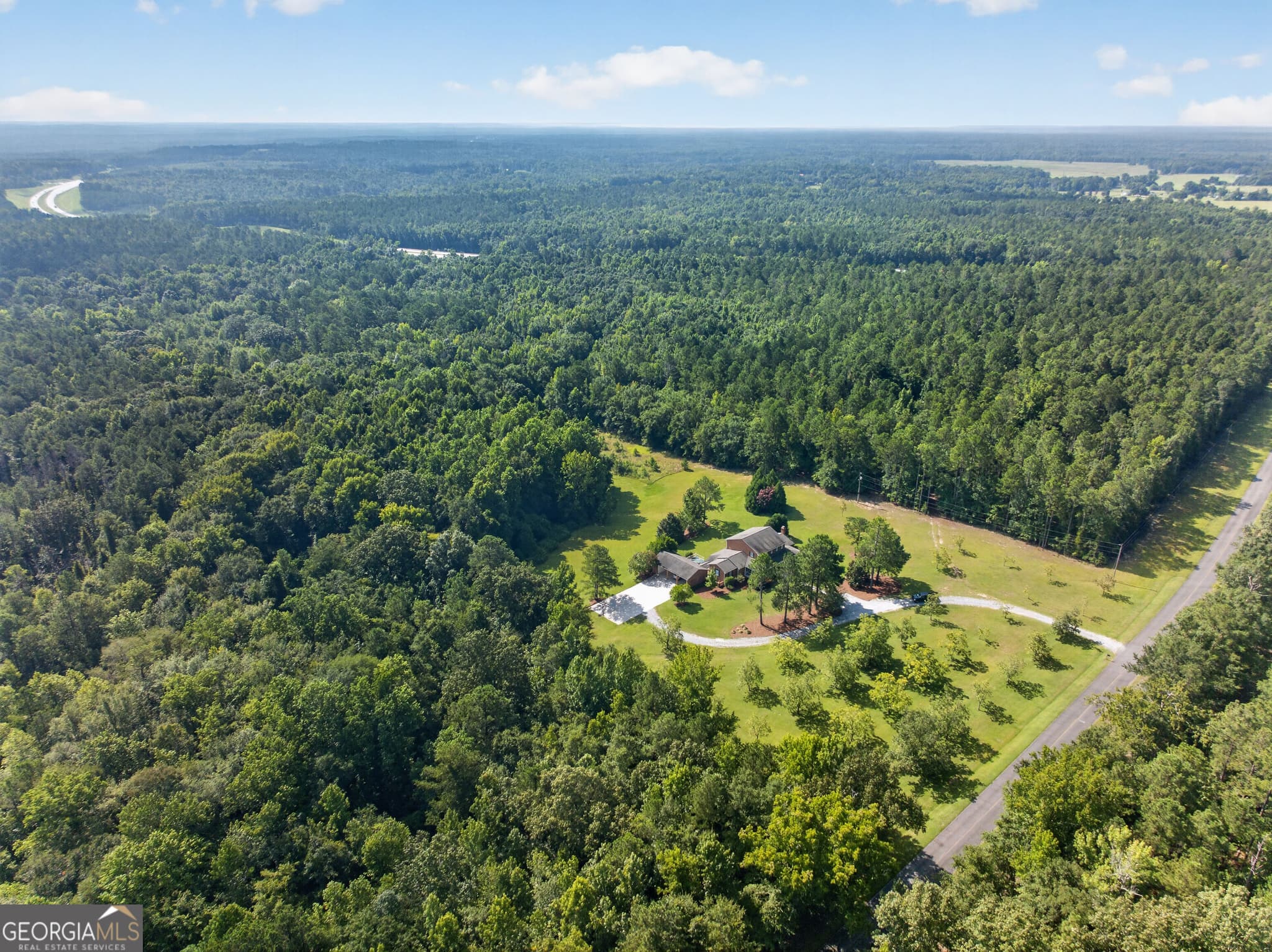 4 bedroom, 3.5 bathroom, 3,706 sq ft single family residence for sale at 224 Butler Road, Milledgeville, GA 31061 — photo 3