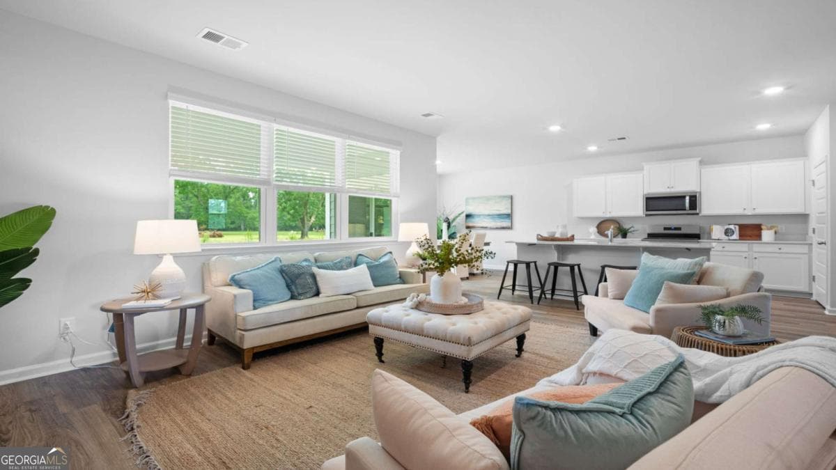 3 bedroom, 2 bathroom, 1,734 sq ft single family residence for sale at 133 Fernhill Drive, Statesboro, GA 30461 — photo 6