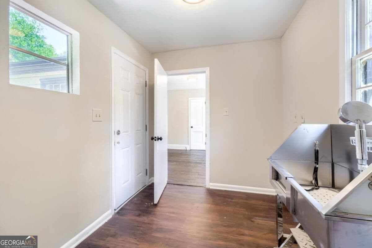 2 bedroom, 2 bathroom, 1,103 sq ft single family residence for sale at 396 Forrest Ridge Drive, Atlanta, GA 30318 — photo 8
