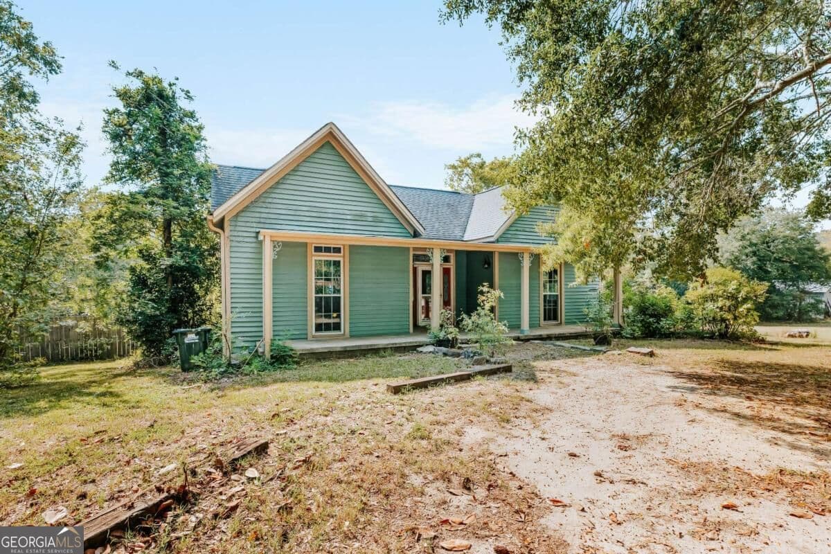 4 bedroom, 2.5 bathroom, 1,676 sq ft single family residence for sale at 135 Dupree Street, Lexington, GA 30648 — photo 7