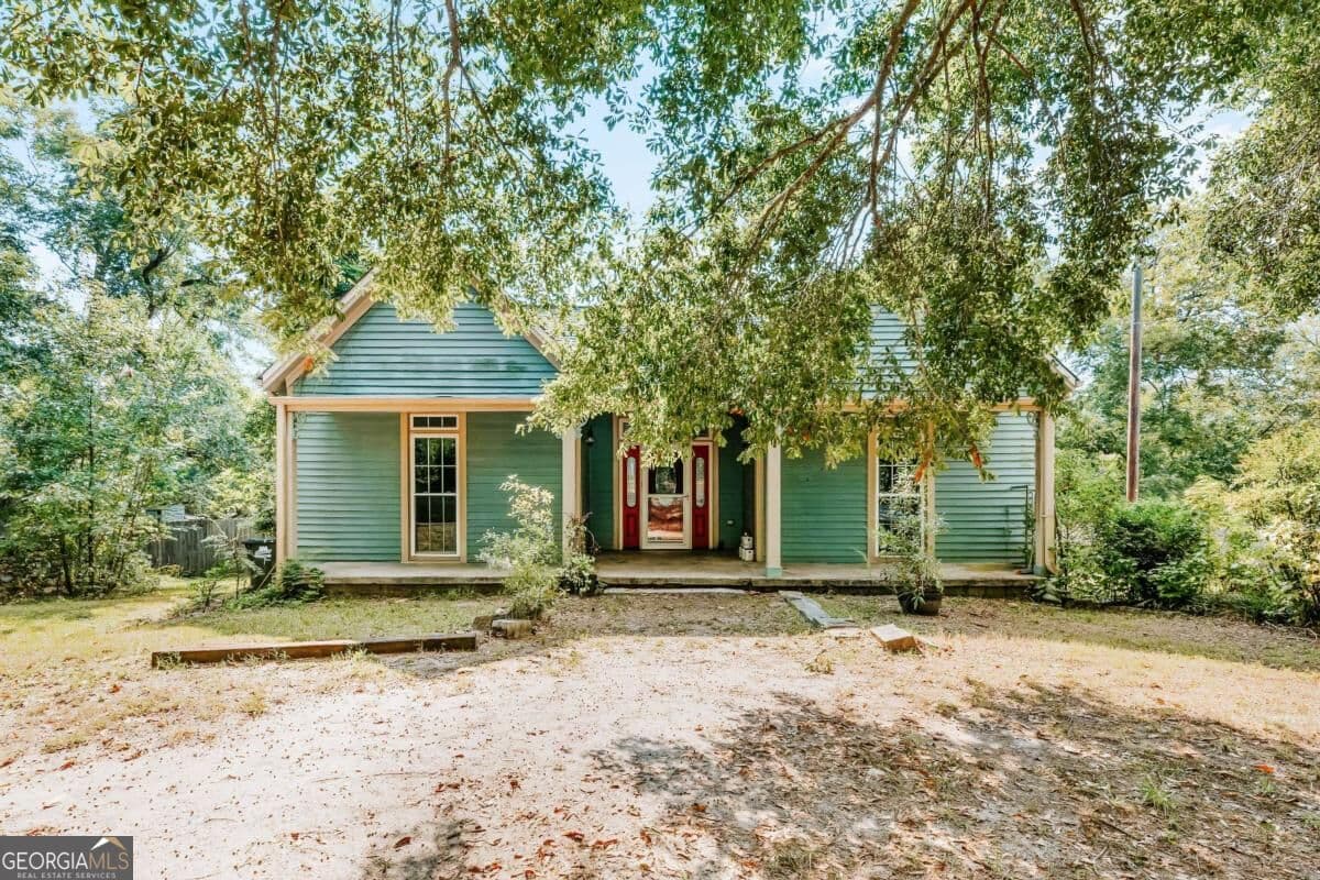 4 bedroom, 2.5 bathroom, 1,676 sq ft single family residence for sale at 135 Dupree Street, Lexington, GA 30648
