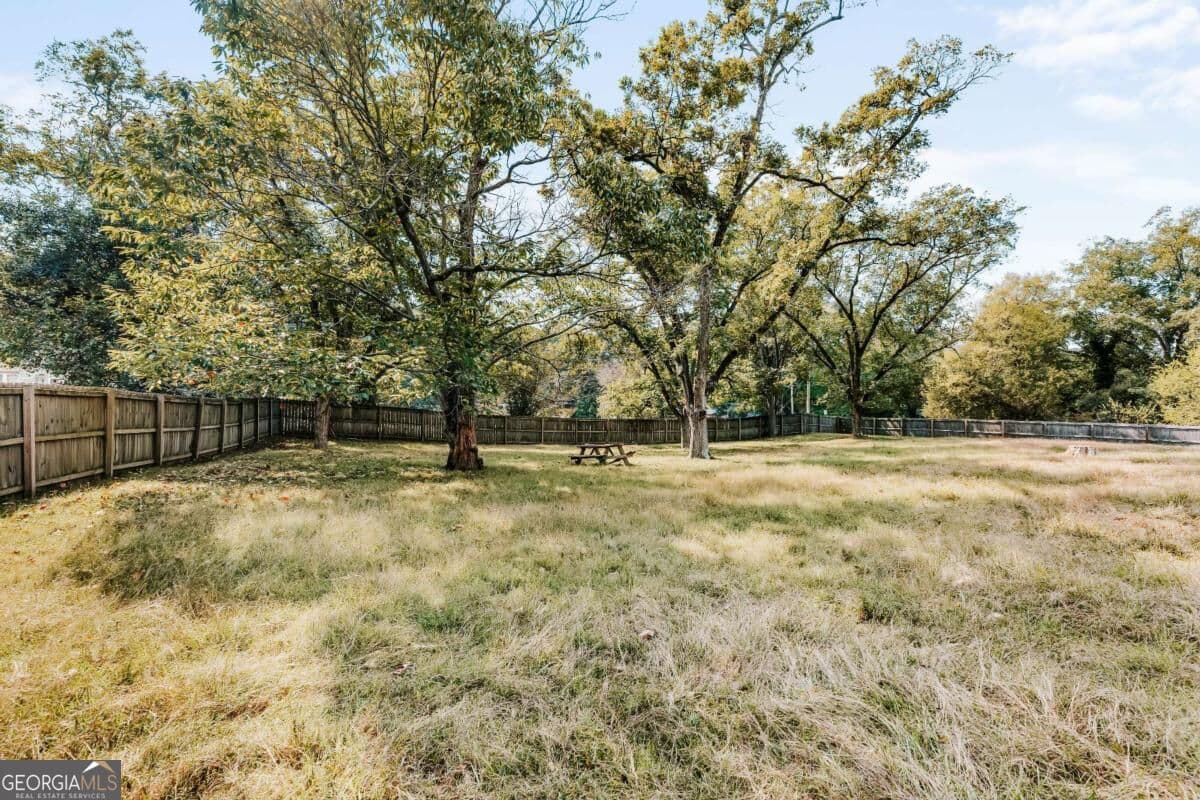 4 bedroom, 2.5 bathroom, 1,676 sq ft single family residence for sale at 135 Dupree Street, Lexington, GA 30648 — photo 5