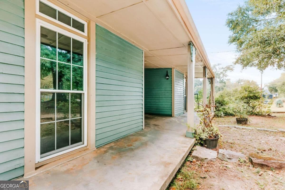 4 bedroom, 2.5 bathroom, 1,676 sq ft single family residence for sale at 135 Dupree Street, Lexington, GA 30648 — photo 9