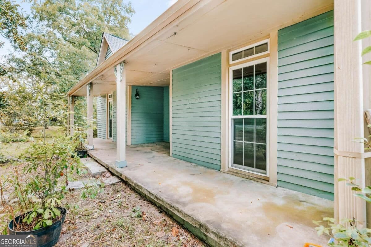 4 bedroom, 2.5 bathroom, 1,676 sq ft single family residence for sale at 135 Dupree Street, Lexington, GA 30648 — photo 10