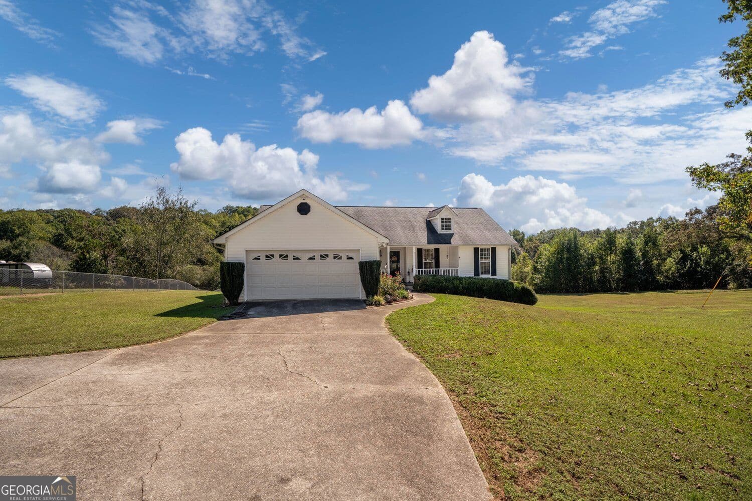 3 bedroom, 2 bathroom, 1,552 sq ft single family residence for sale at 4630 Gillsville Highway, Gillsville, GA 30543 — photo 2