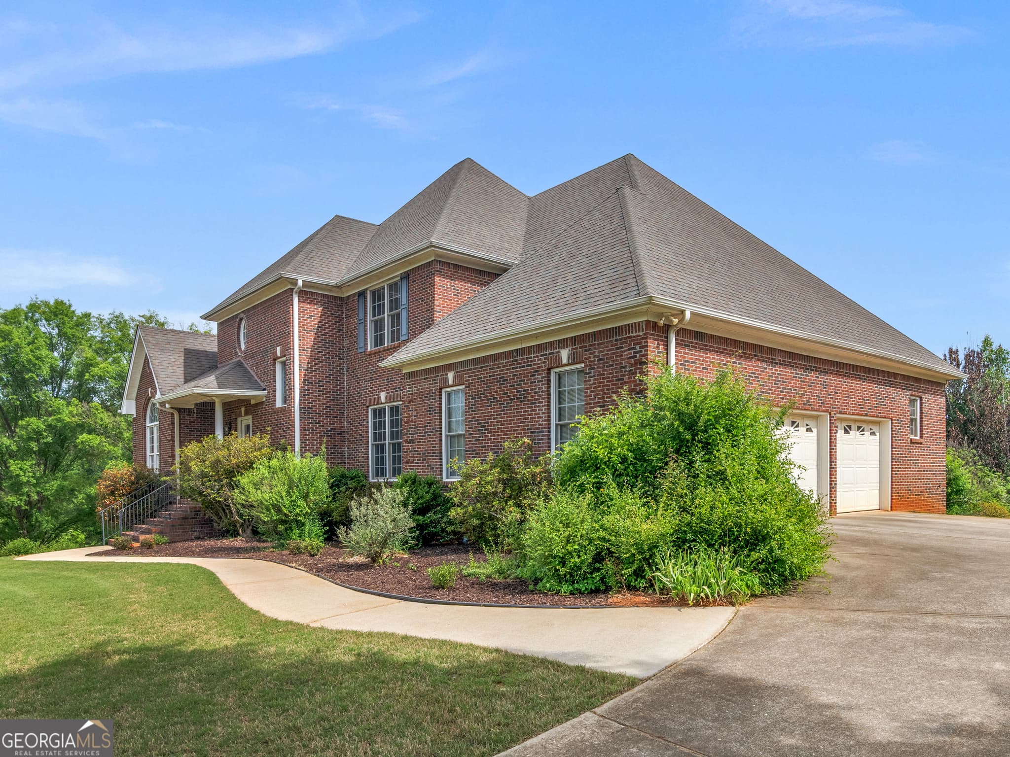 4 bedroom, 4.5 bathroom, 6,250 sq ft single family residence for sale at 1302 Chester Place, Mcdonough, GA 30252 — photo 4