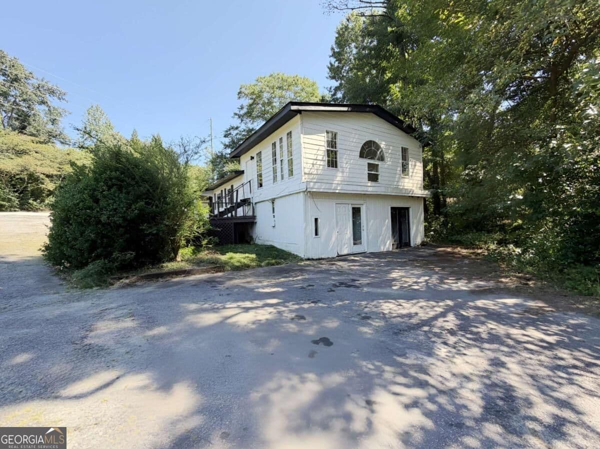5 bedroom, 2.5 bathroom single family residence for sale at 970 Allgood Road, Marietta, GA 30062 — photo 5