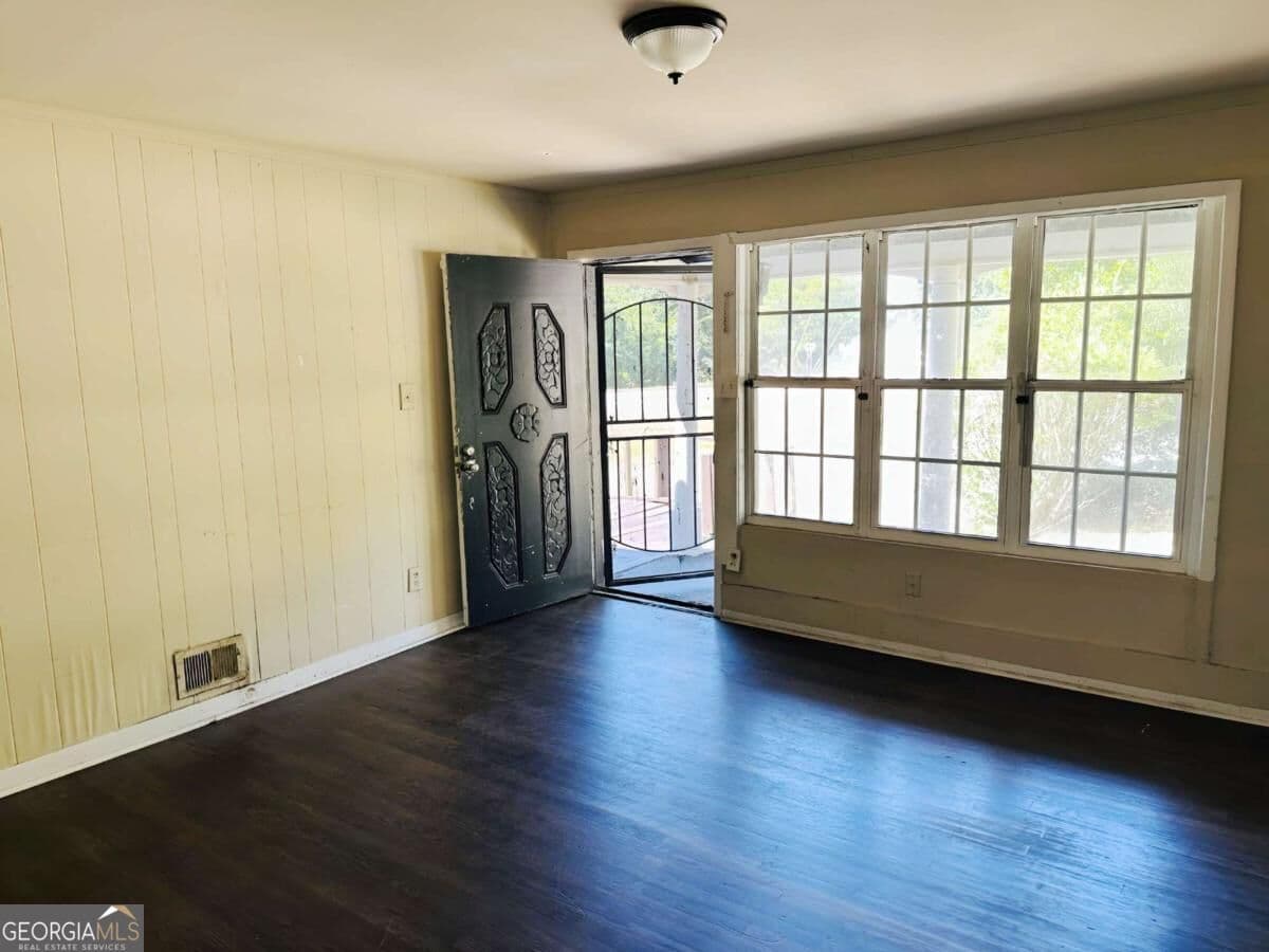 5 bedroom, 2.5 bathroom single family residence for sale at 970 Allgood Road, Marietta, GA 30062 — photo 9