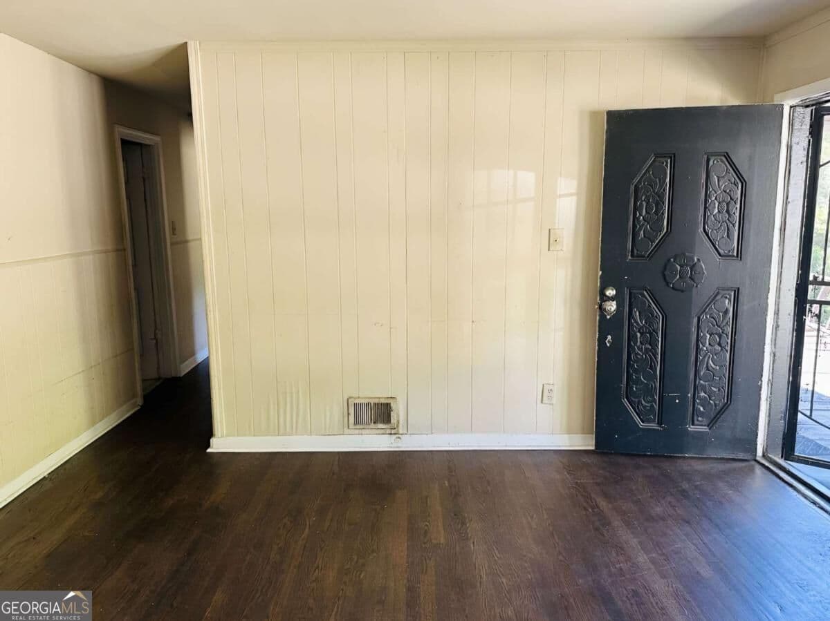 5 bedroom, 2.5 bathroom single family residence for sale at 970 Allgood Road, Marietta, GA 30062 — photo 10